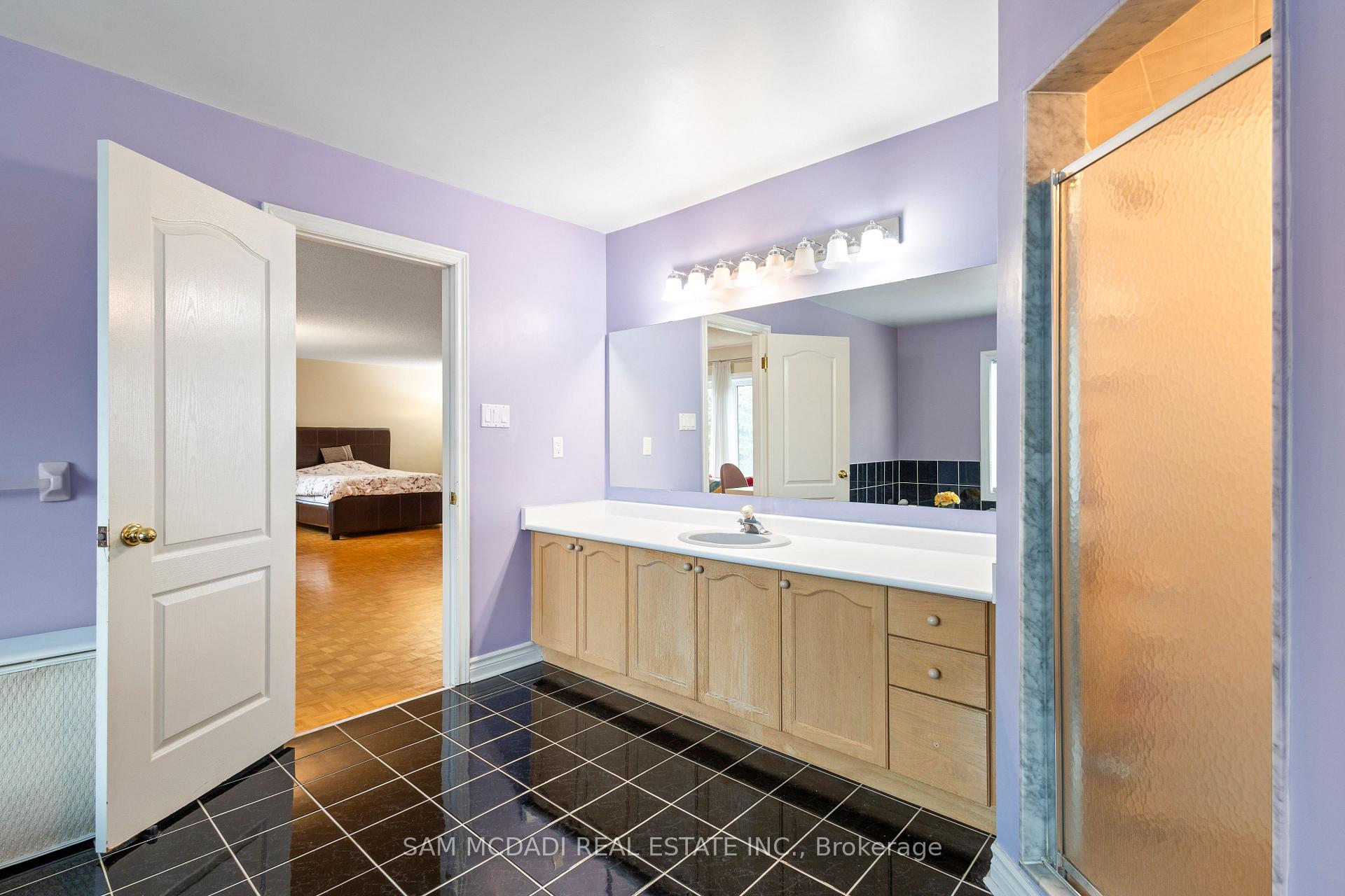 2492 Erin Centre Boulevard