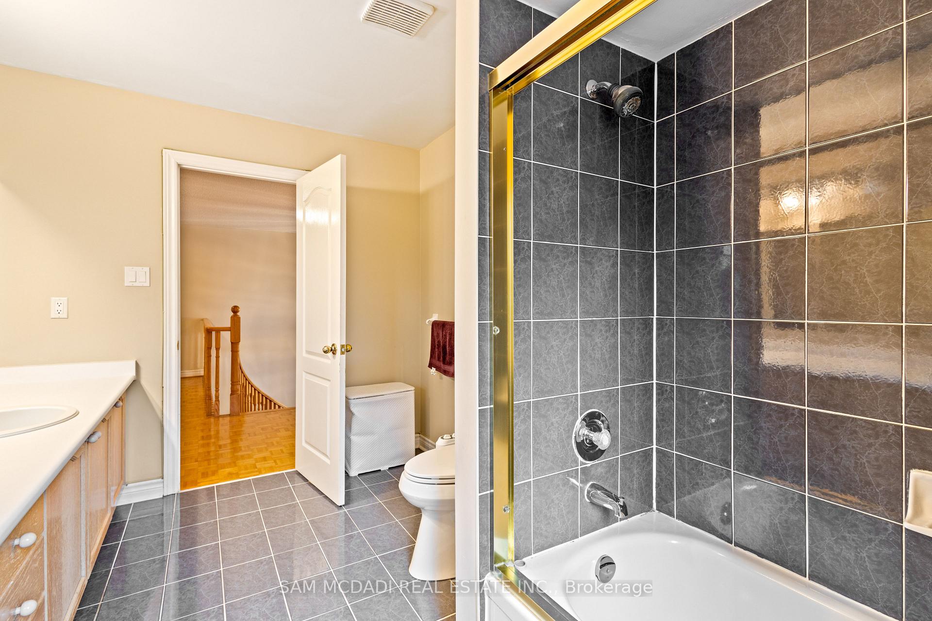 2492 Erin Centre Boulevard