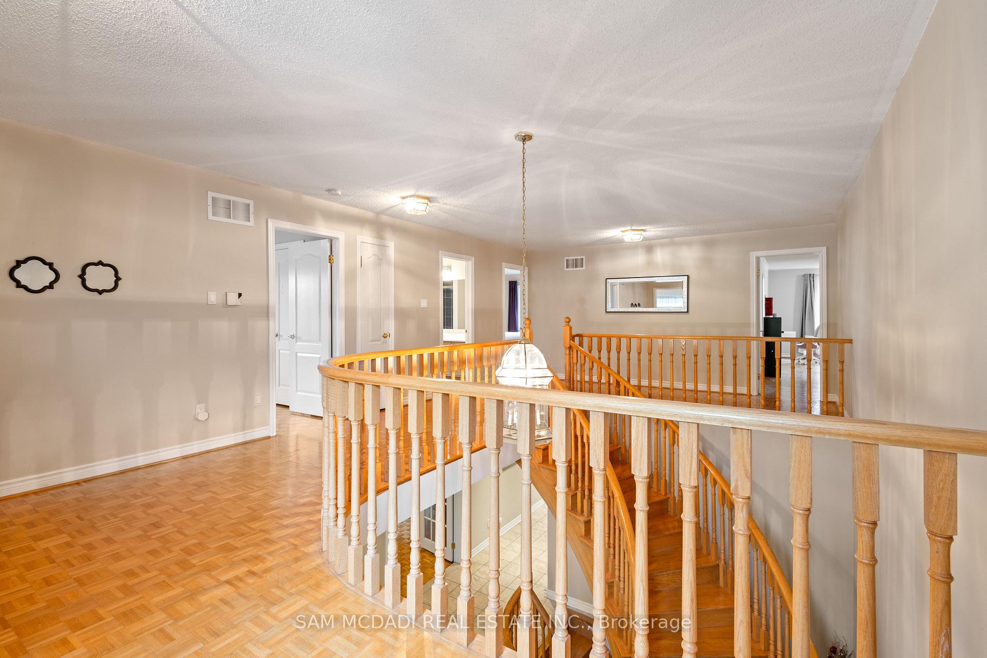 2492 Erin Centre Boulevard