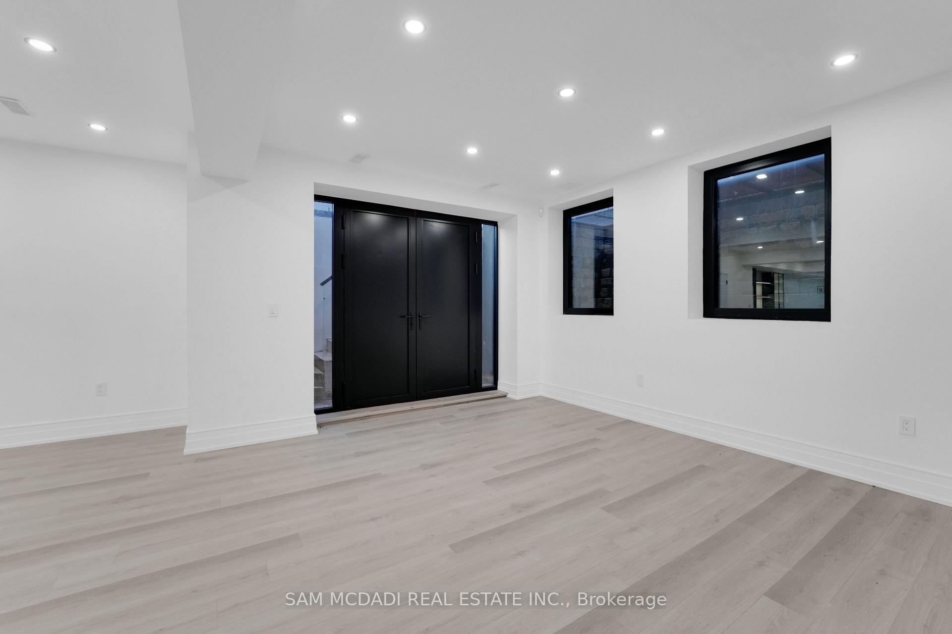 468 Saville Crescent