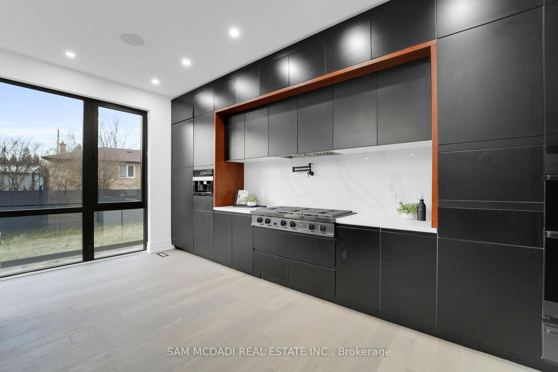 468 Saville Crescent