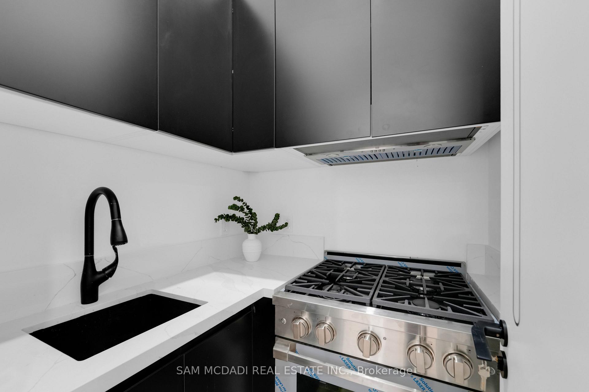 468 Saville Crescent