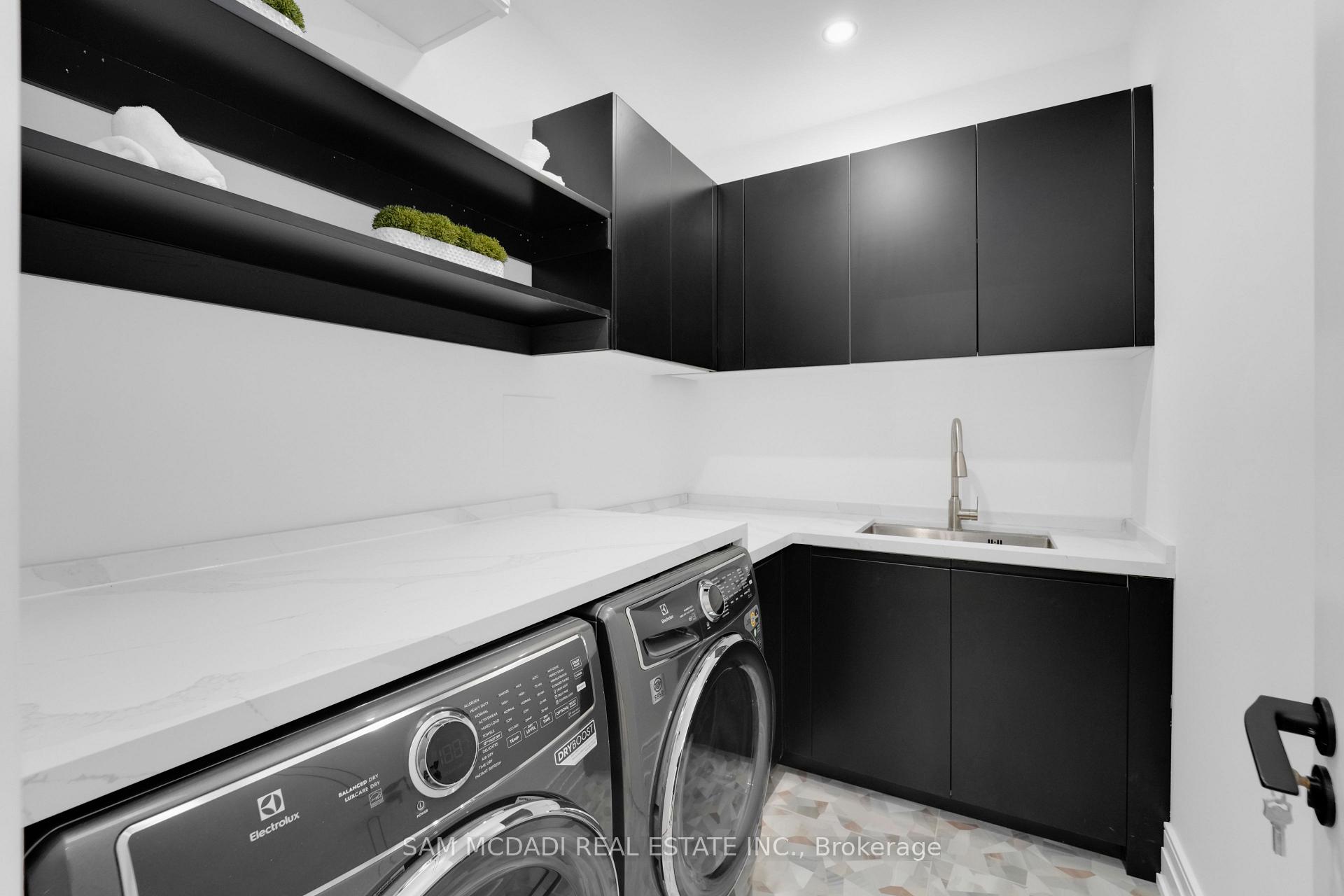 468 Saville Crescent