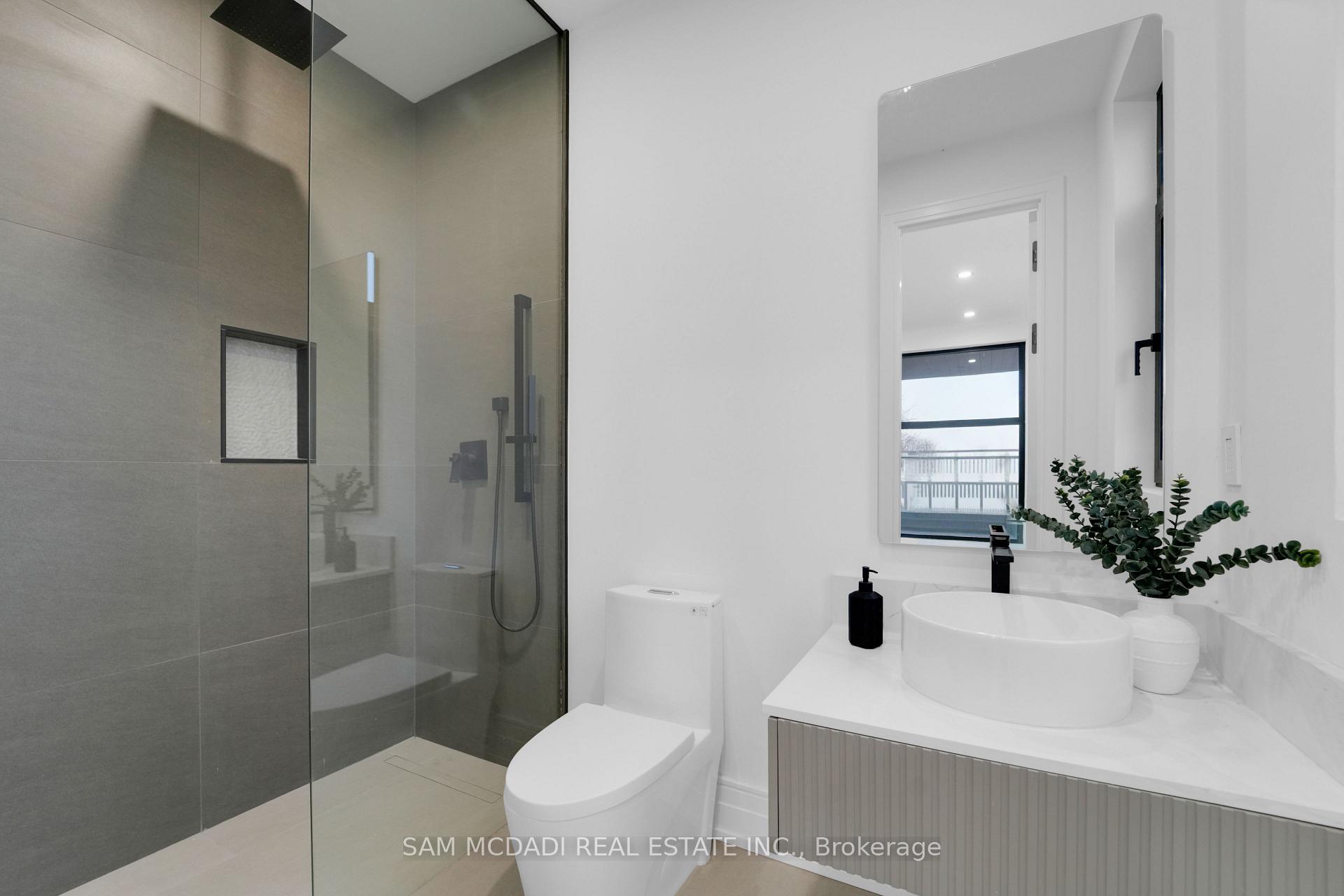 468 Saville Crescent