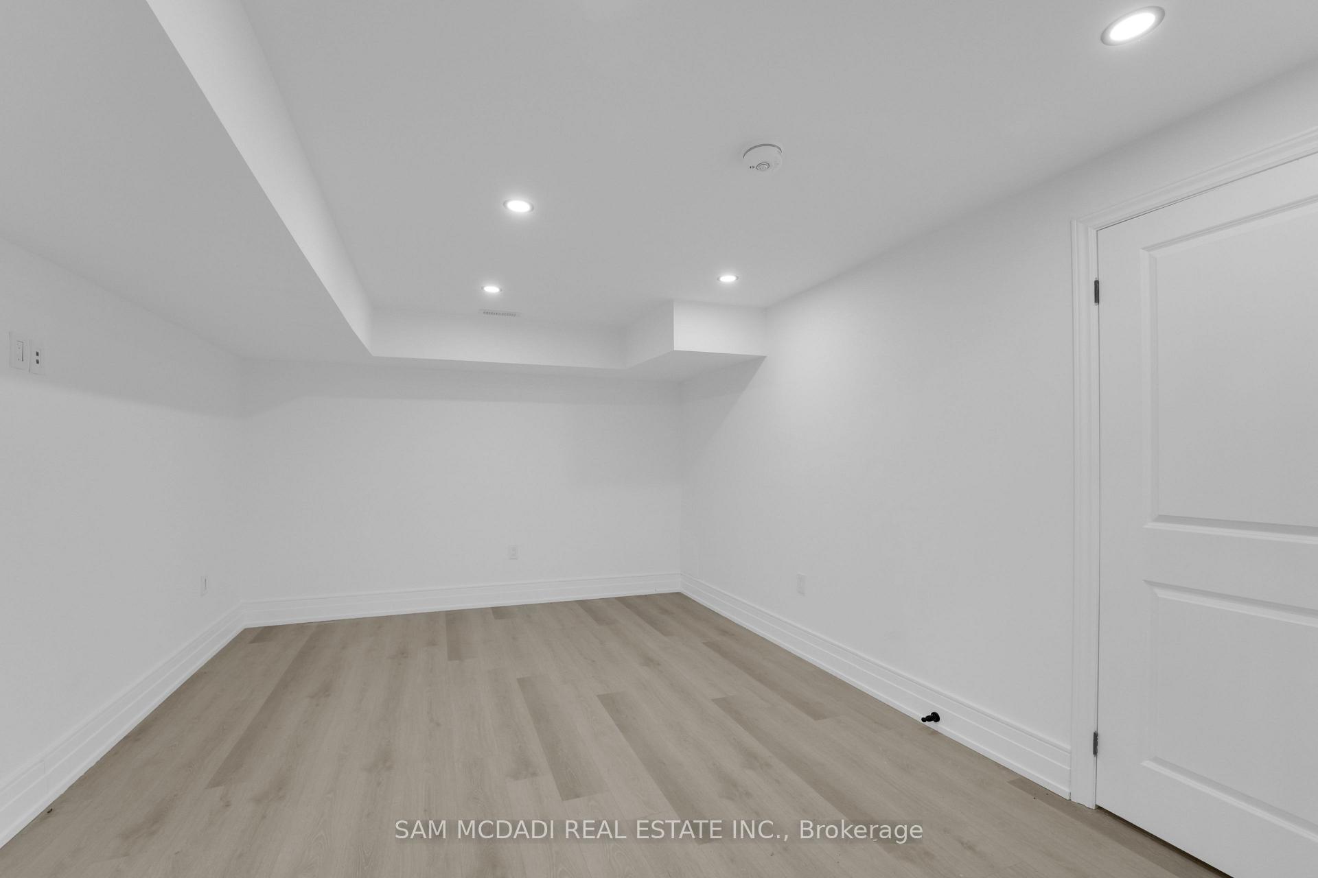 468 Saville Crescent