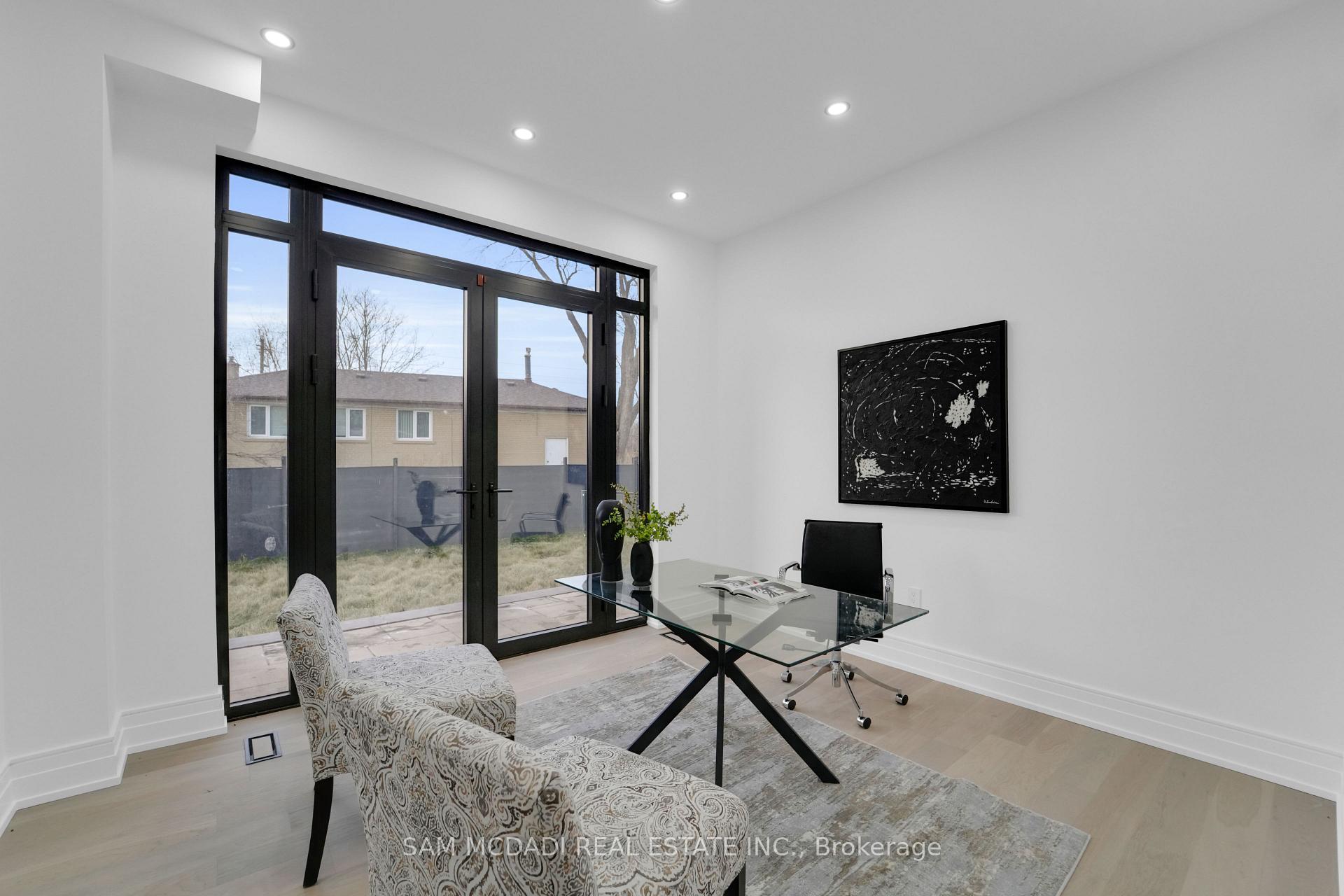 468 Saville Crescent