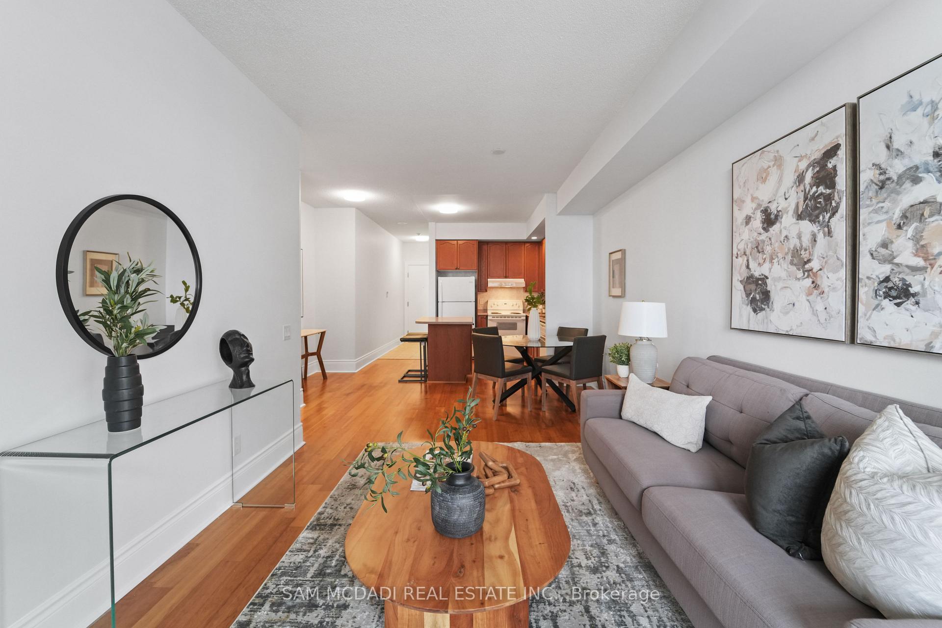 5229 Dundas Street W 2002