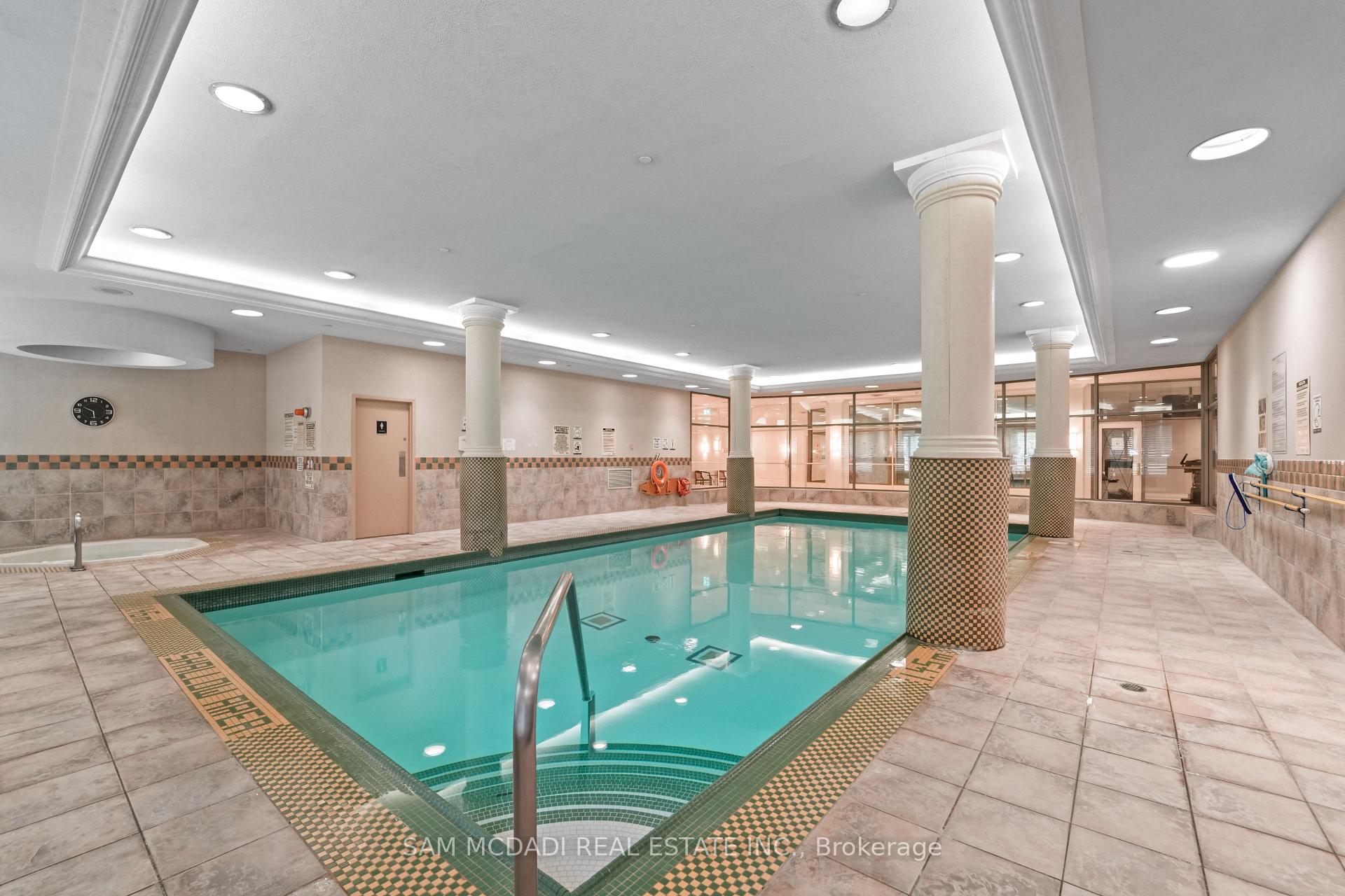 5229 Dundas Street W 2002