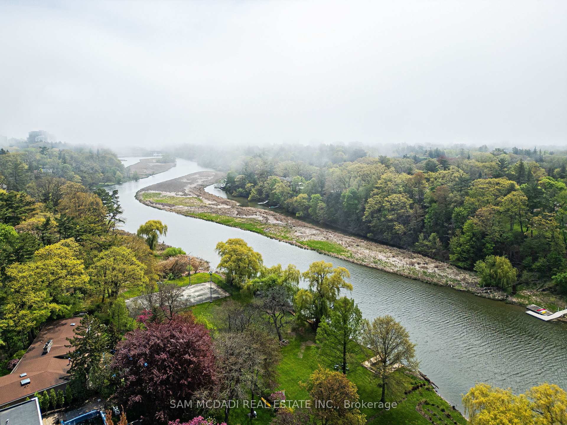 1470 Pinetree Crescent