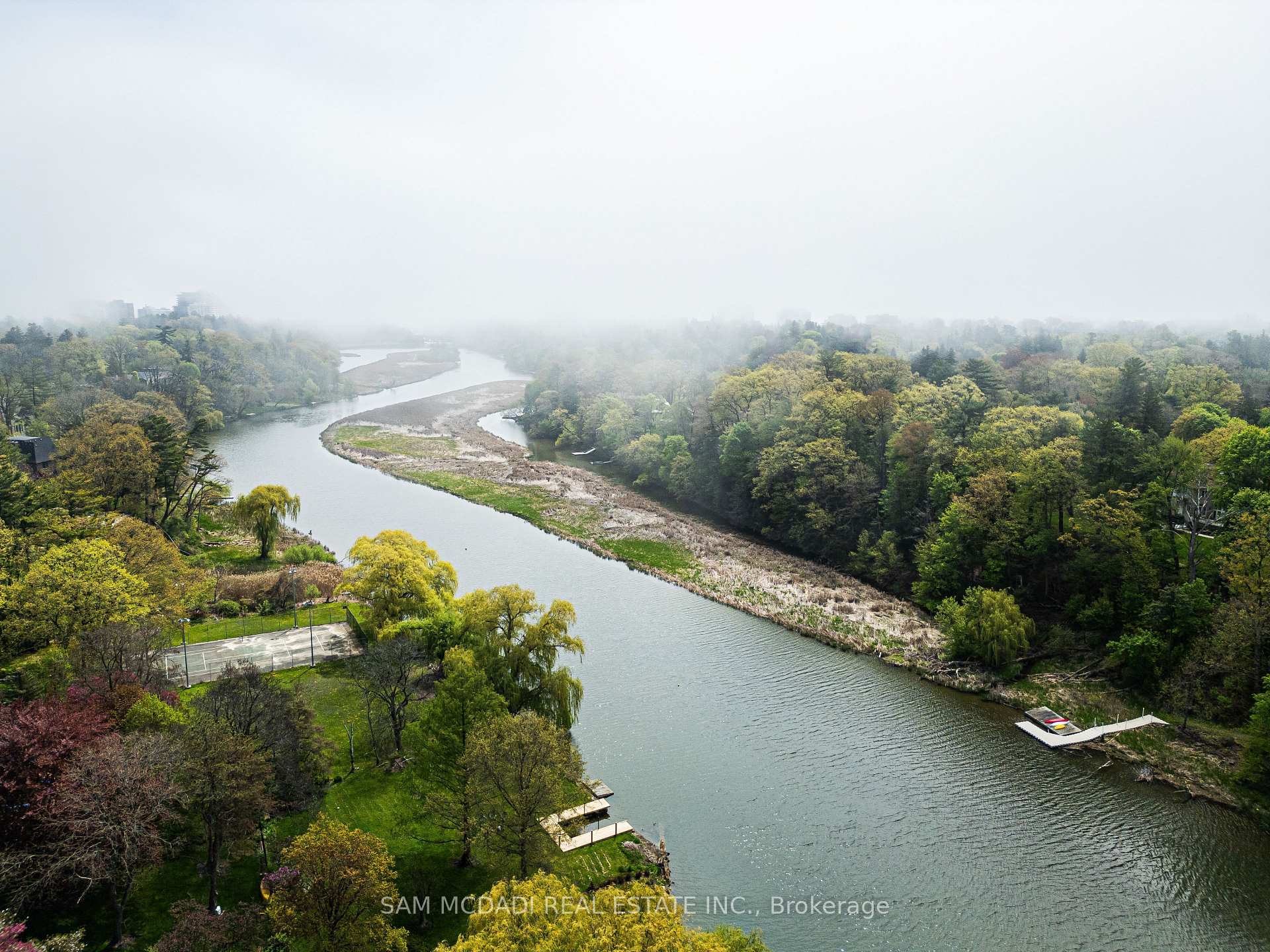 1470 Pinetree Crescent