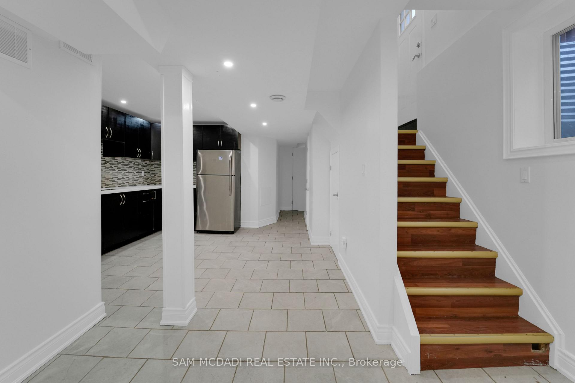 5487 Cosmic Crescent