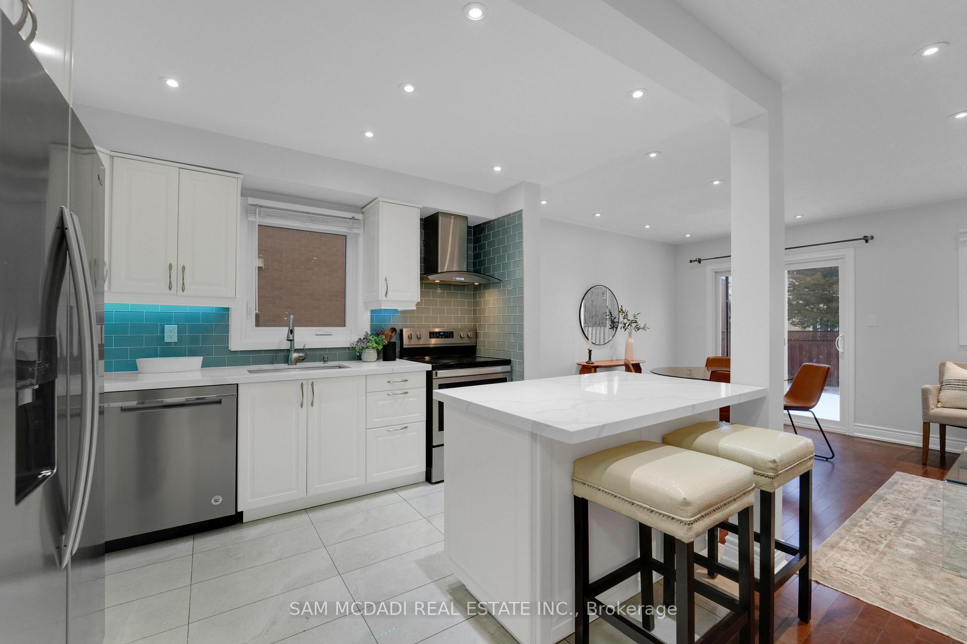 5487 Cosmic Crescent