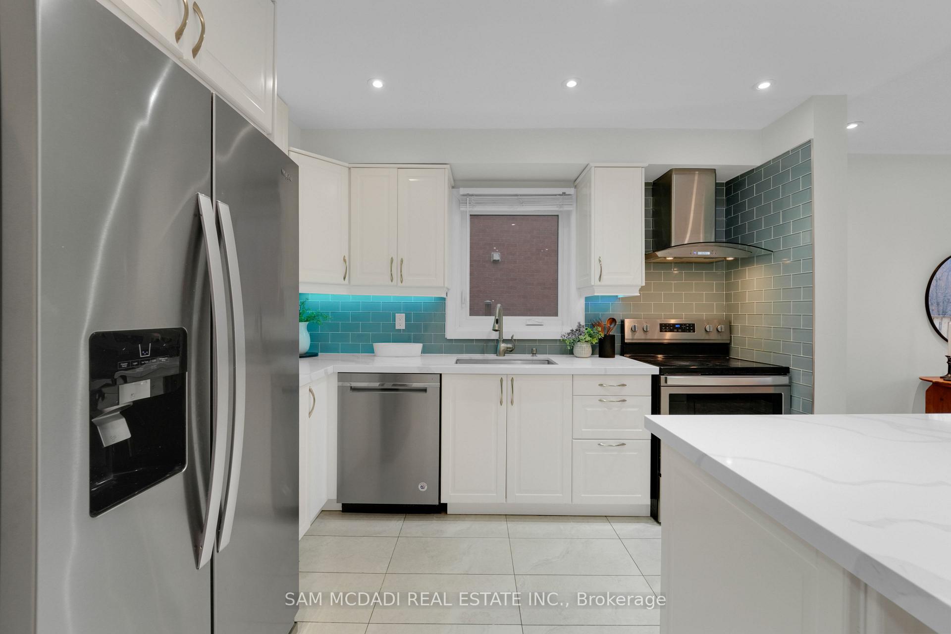 5487 Cosmic Crescent