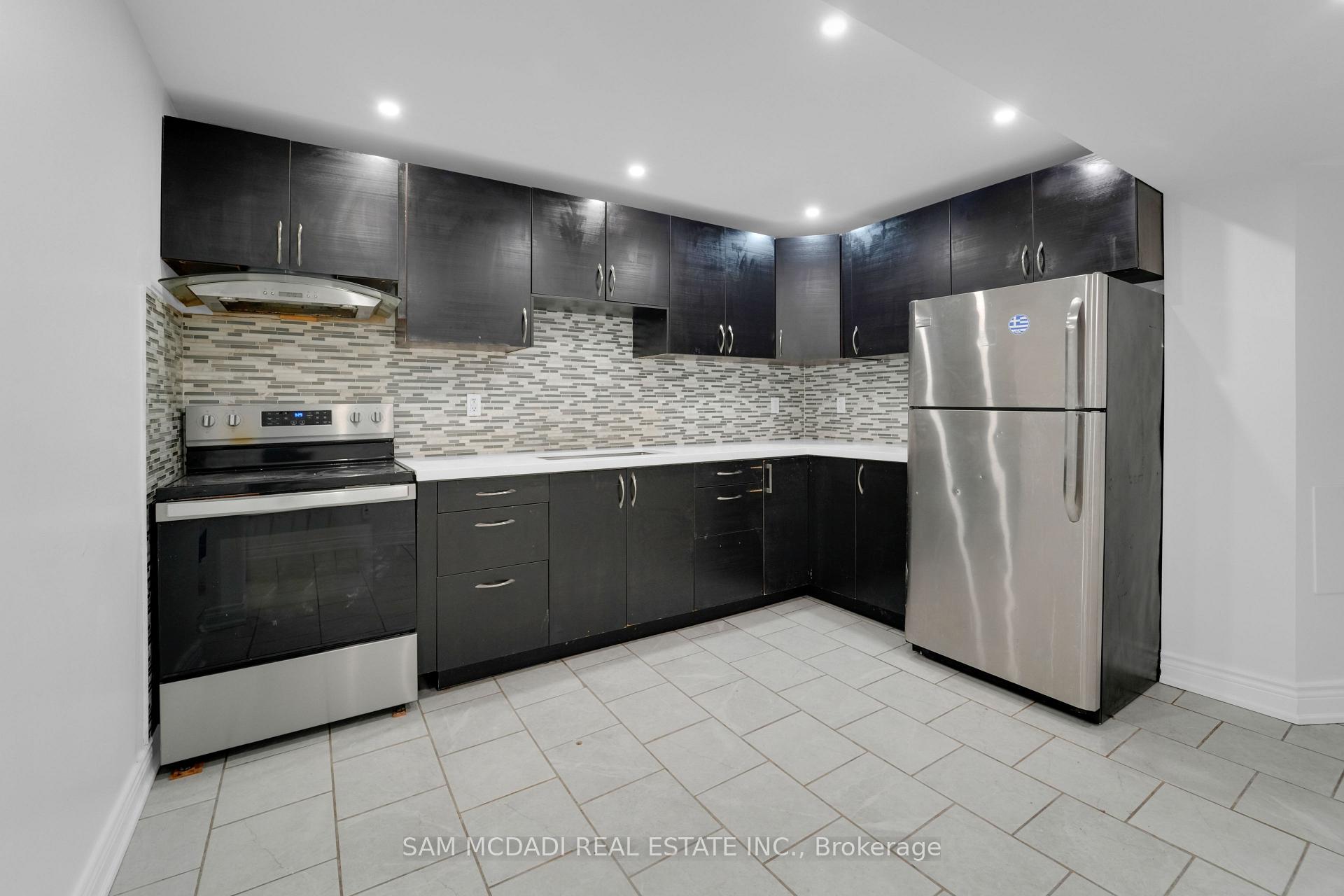 5487 Cosmic Crescent