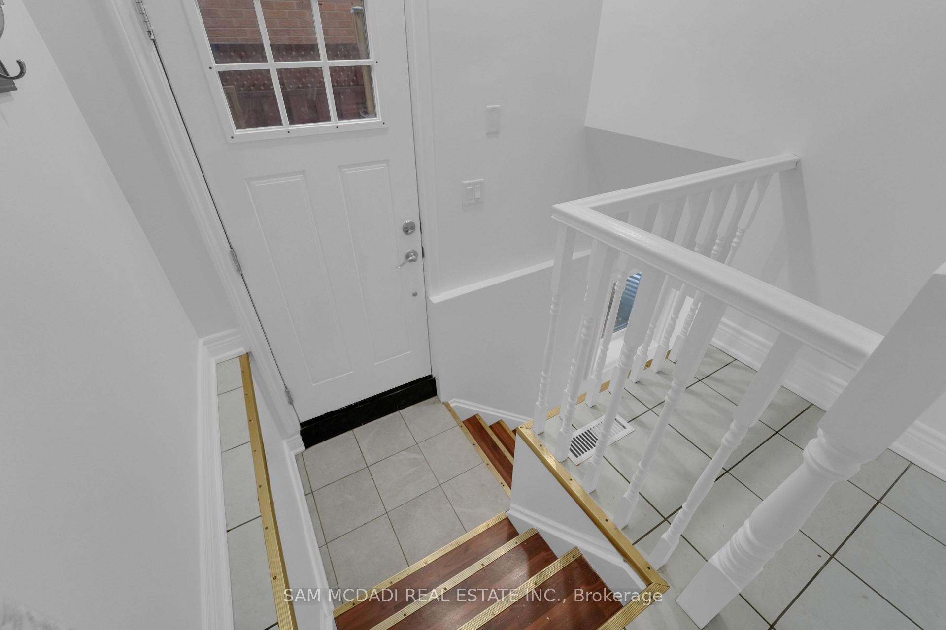 5487 Cosmic Crescent