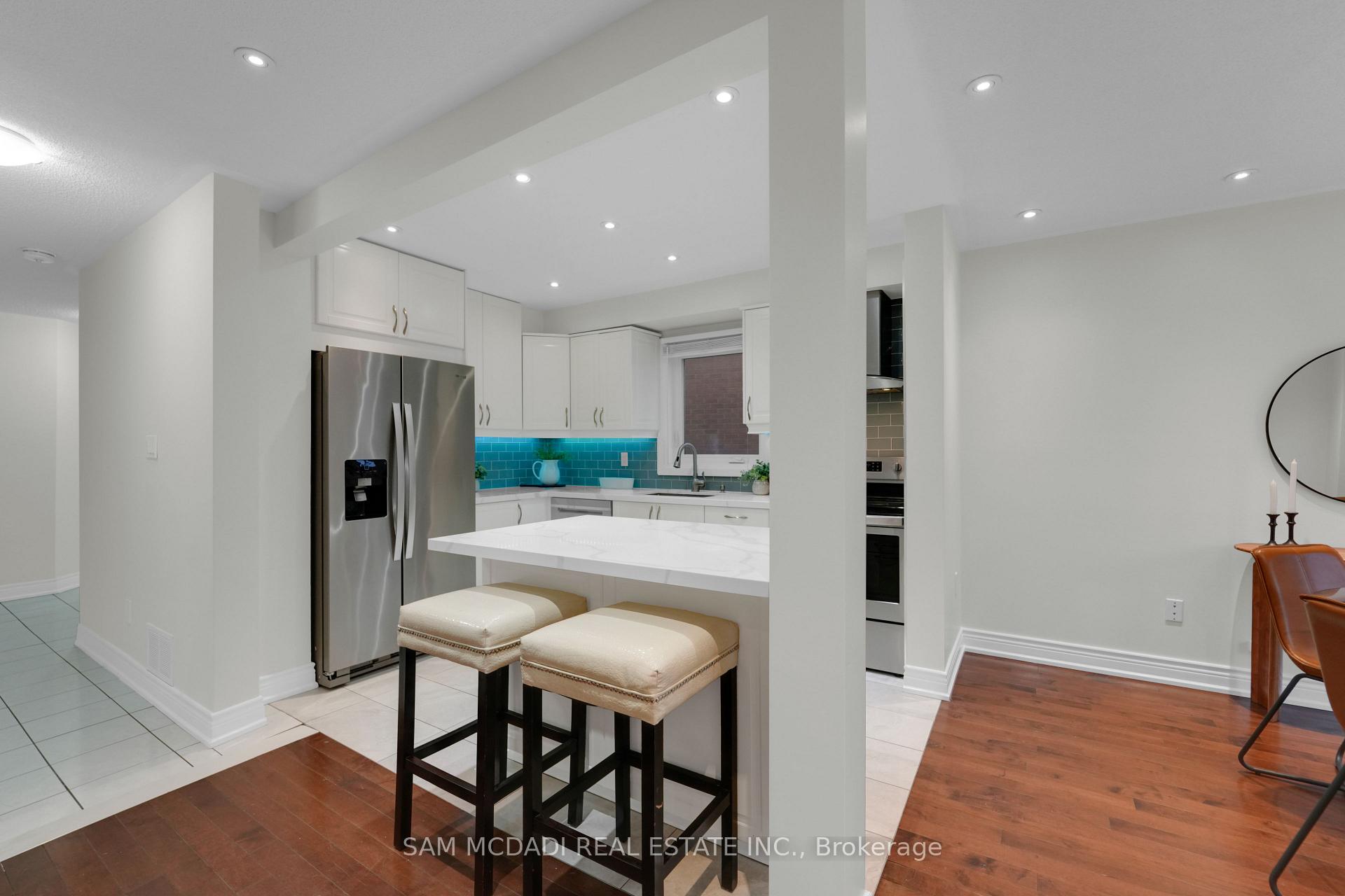 5487 Cosmic Crescent