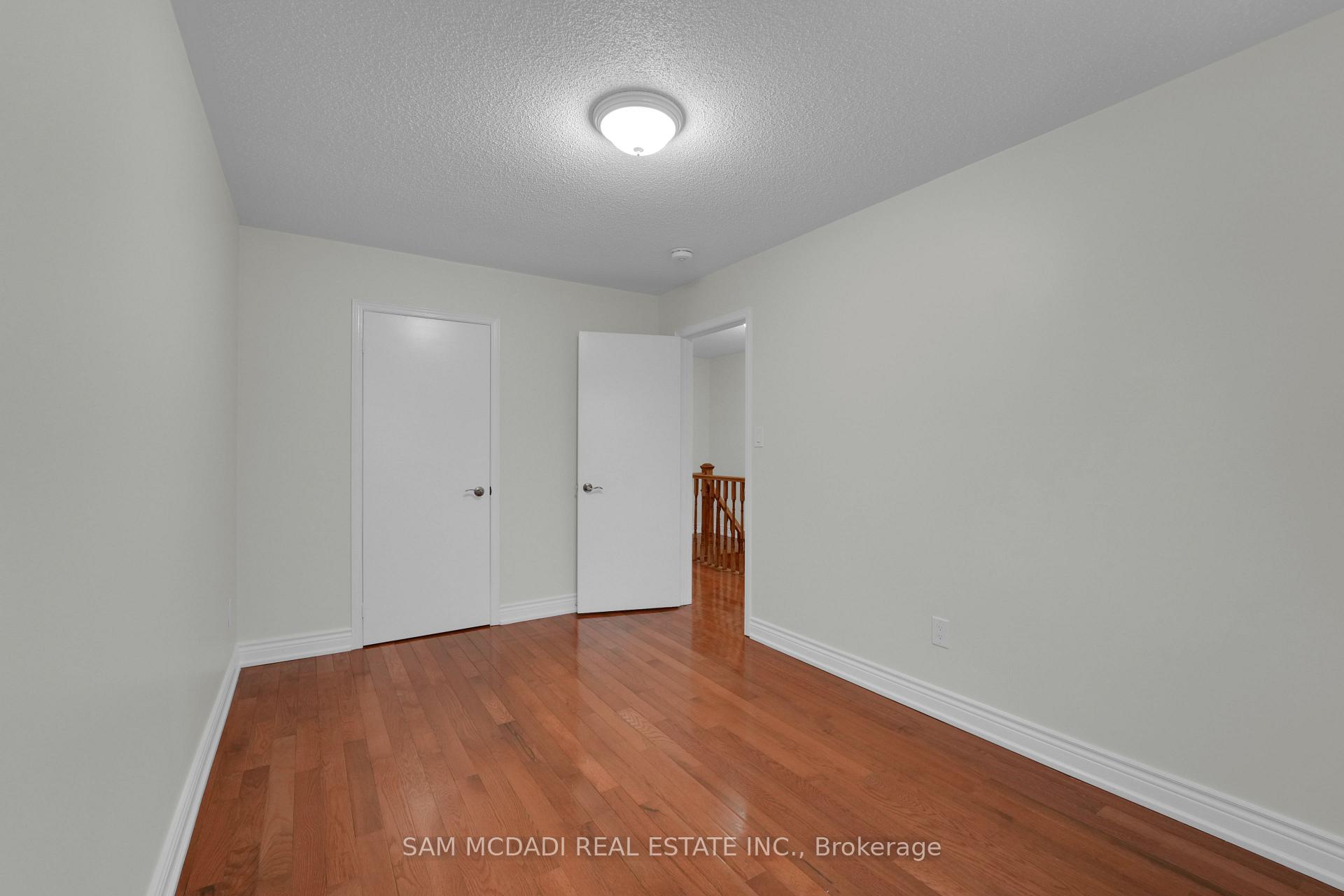 5487 Cosmic Crescent