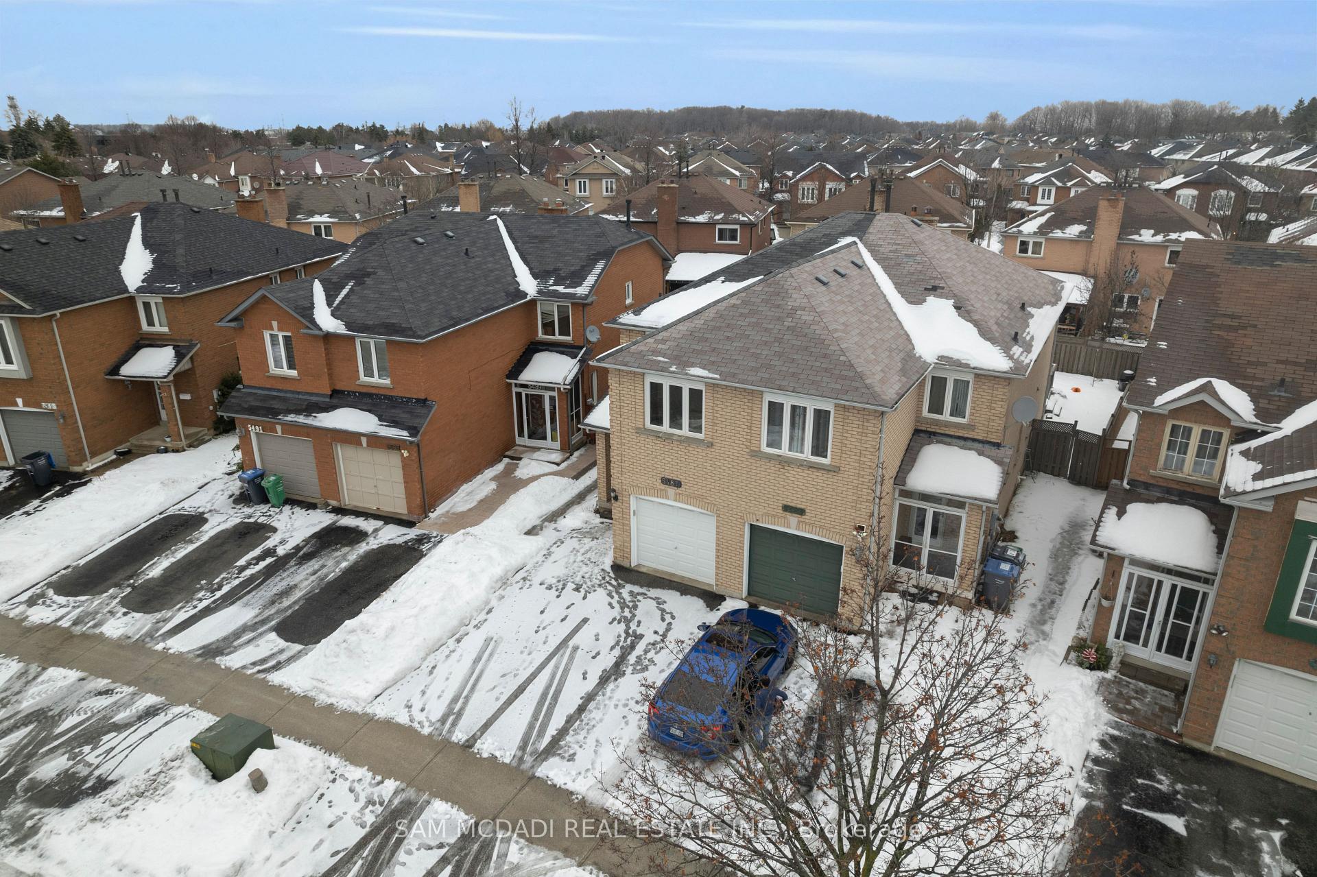 5487 Cosmic Crescent