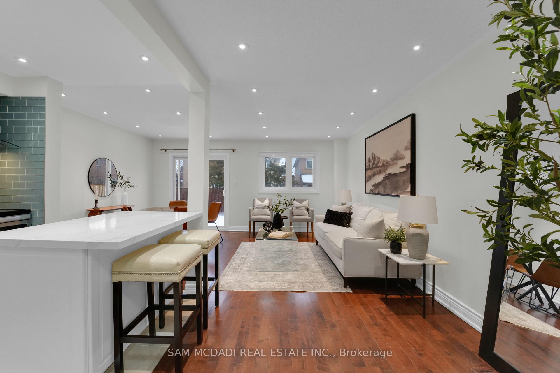 5487 Cosmic Crescent