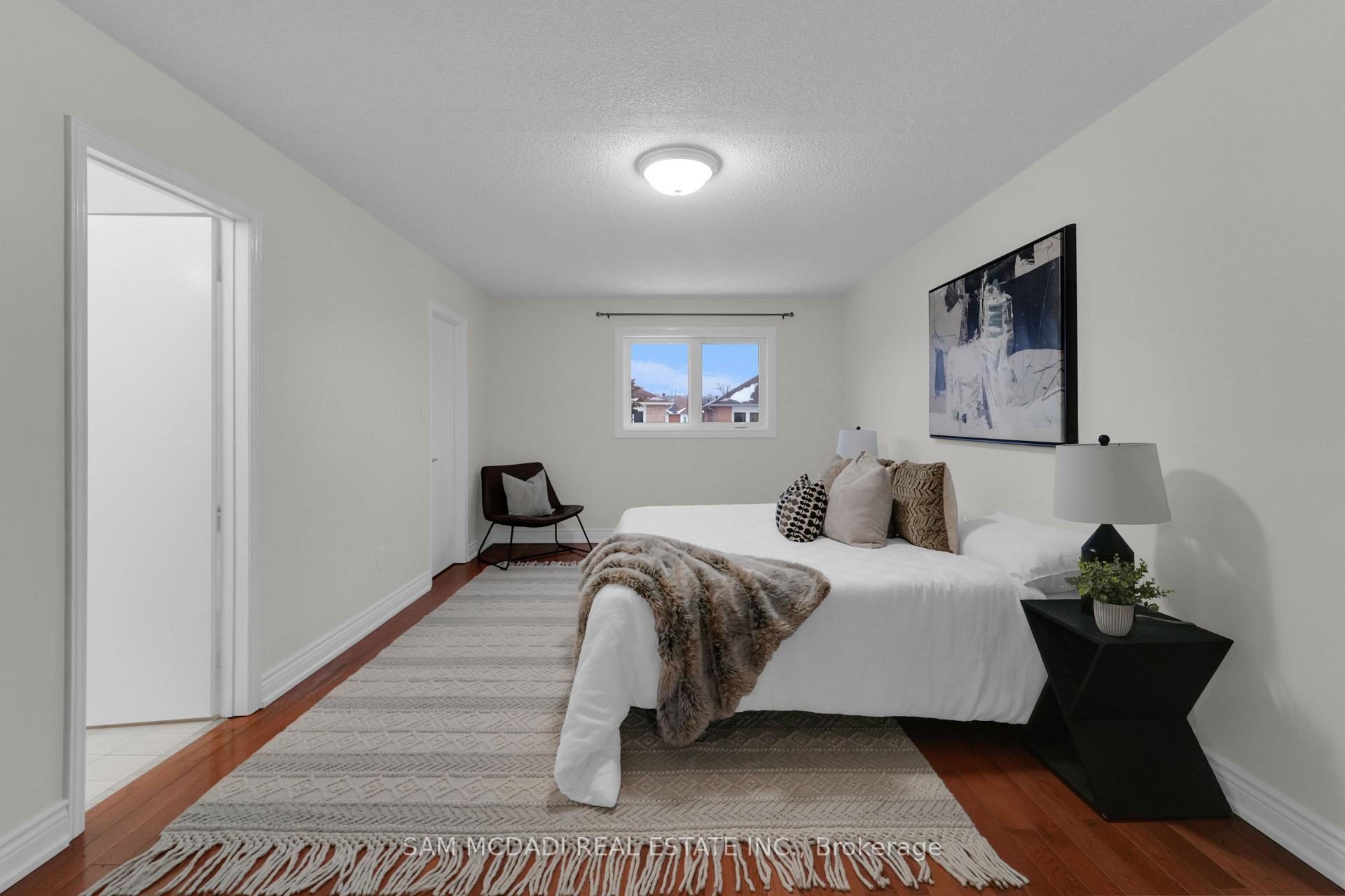 5487 Cosmic Crescent