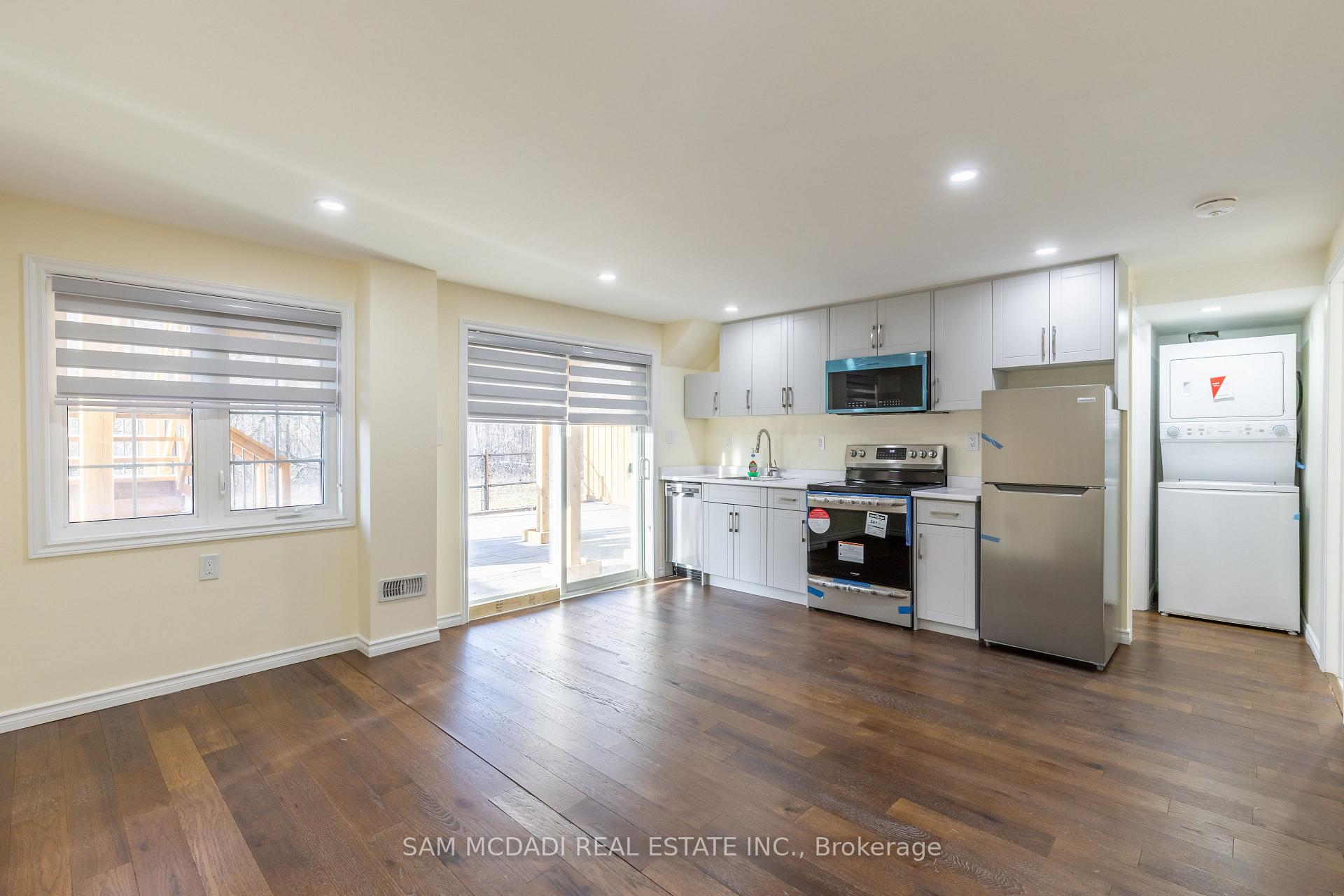 841 Magnolia Terrace