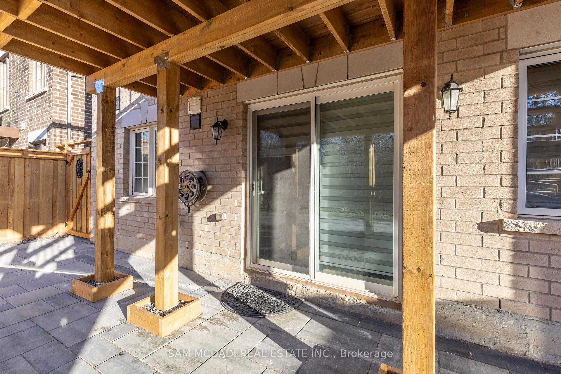 841 Magnolia Terrace