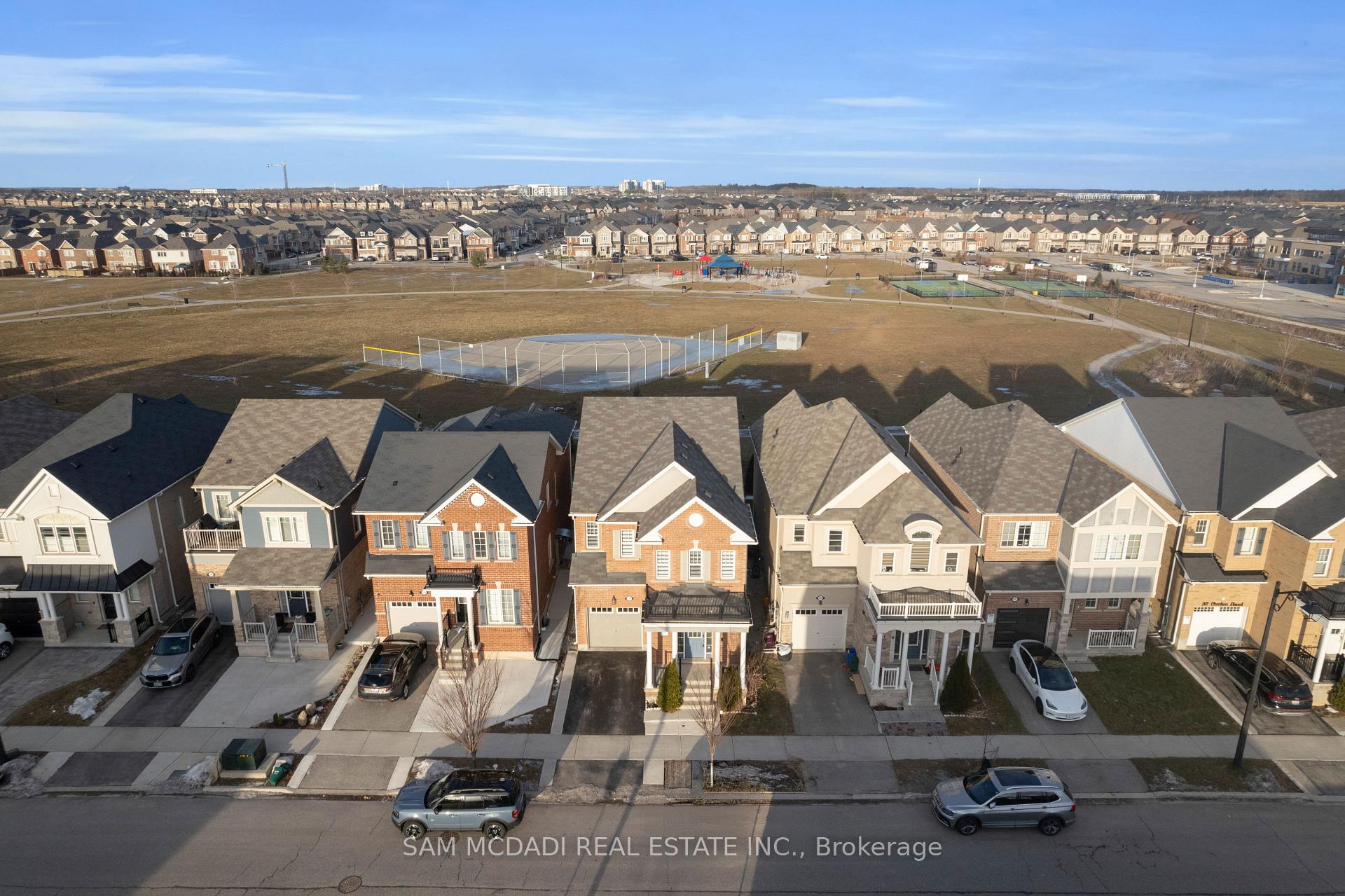 1395 Chretien Street