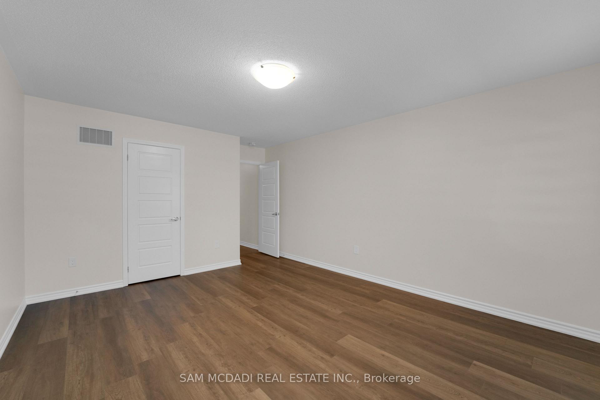 1395 Chretien Street