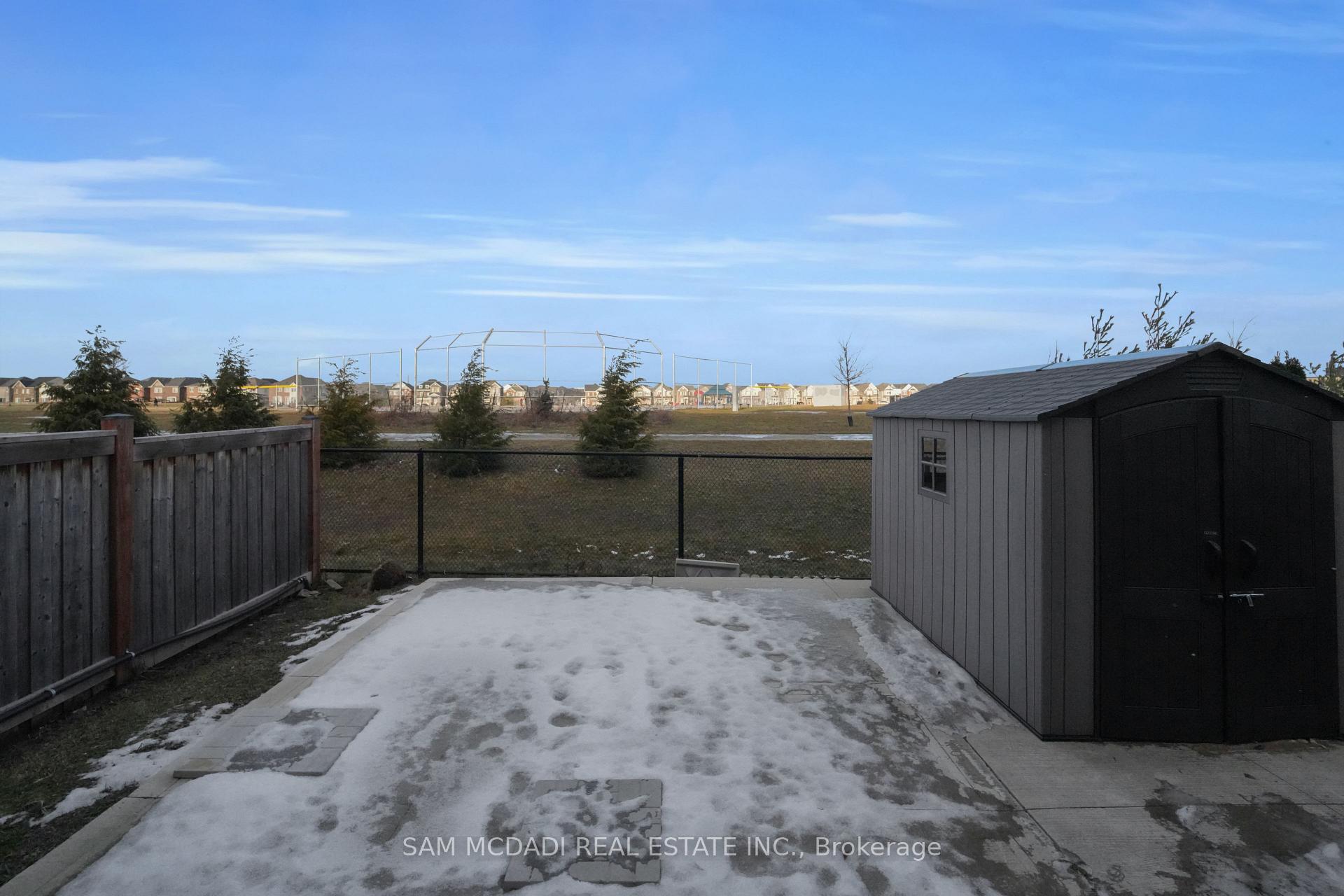 1395 Chretien Street