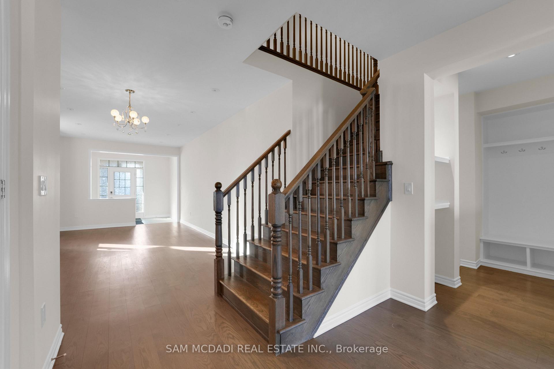 1395 Chretien Street