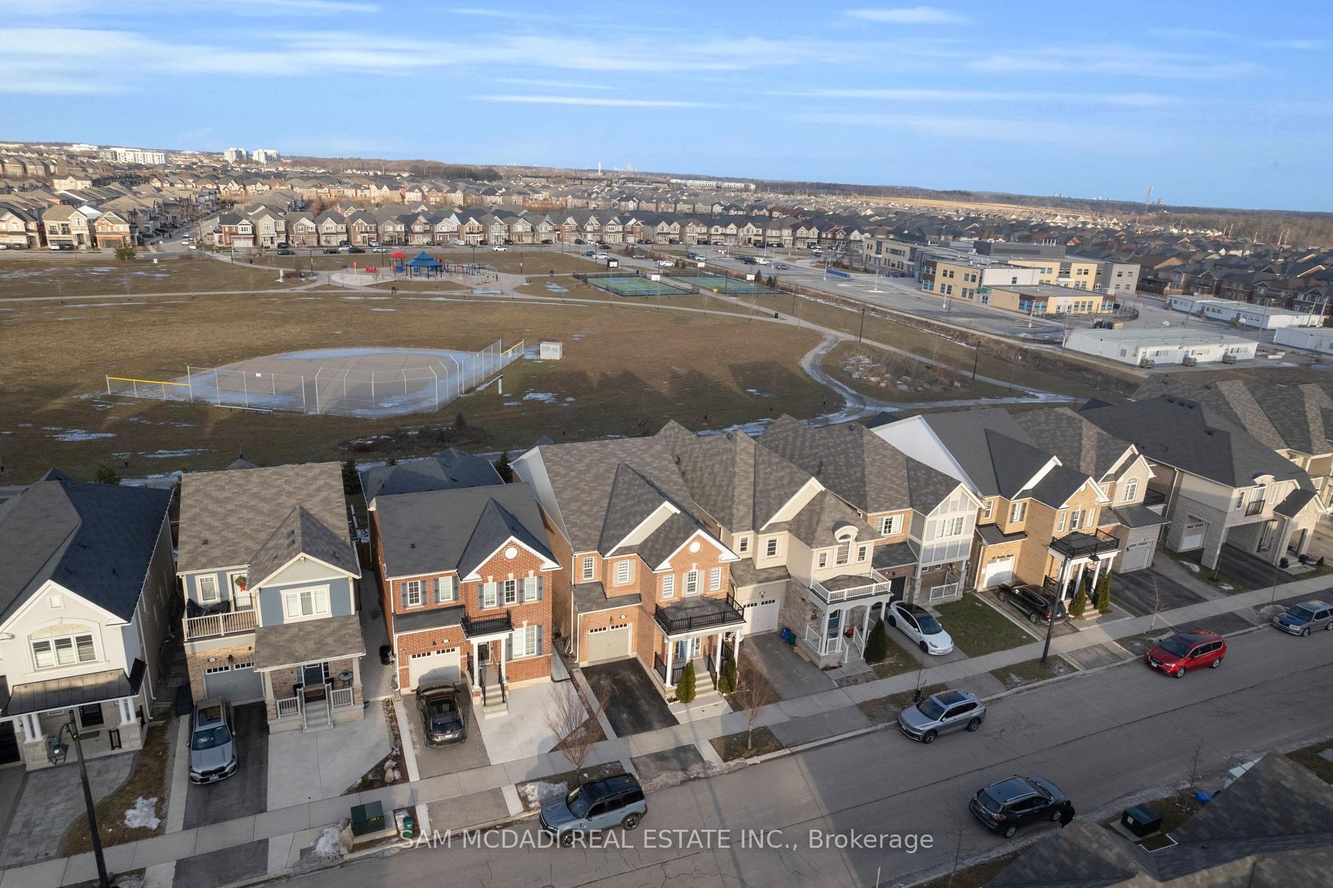 1395 Chretien Street