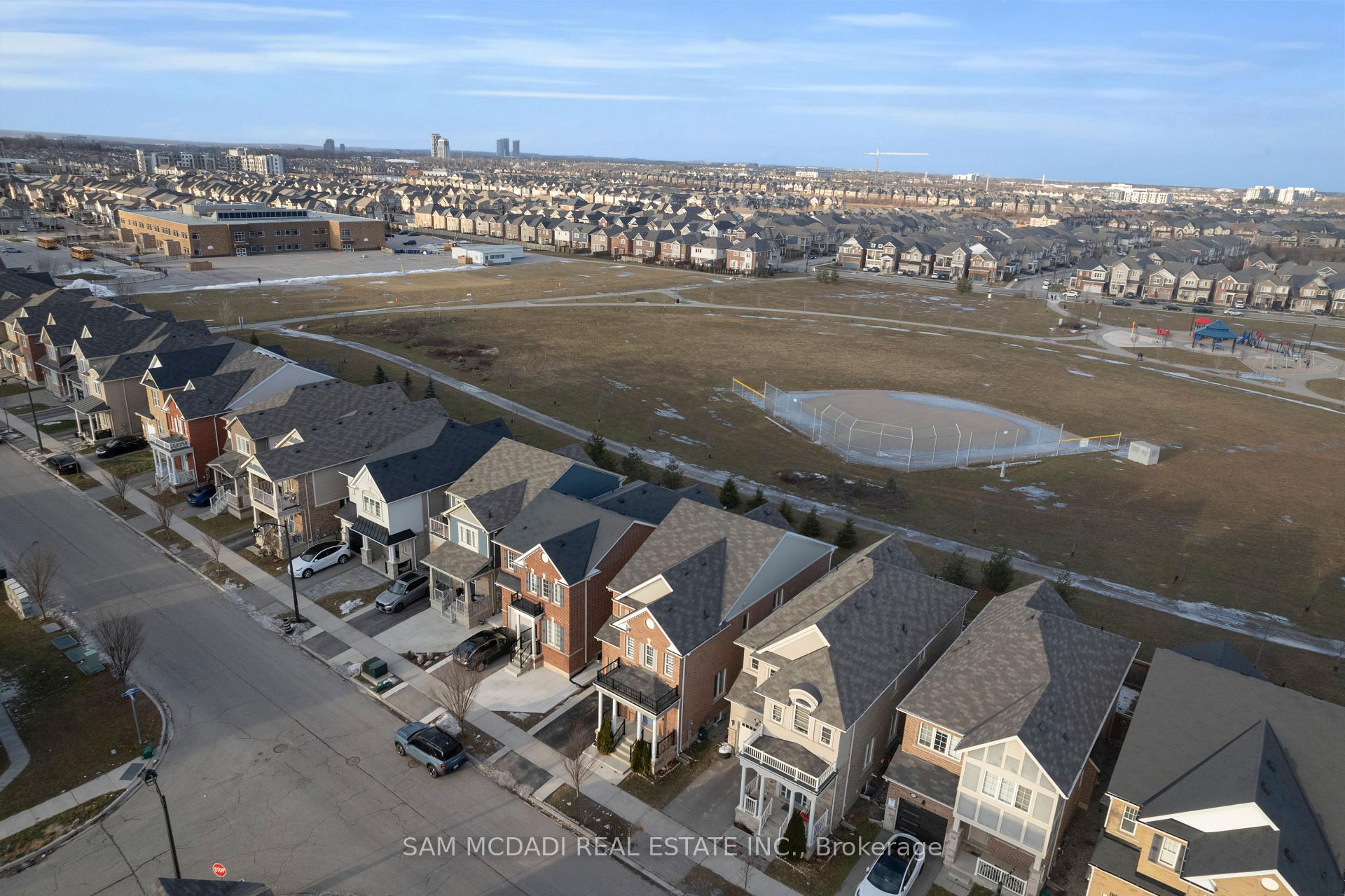 1395 Chretien Street