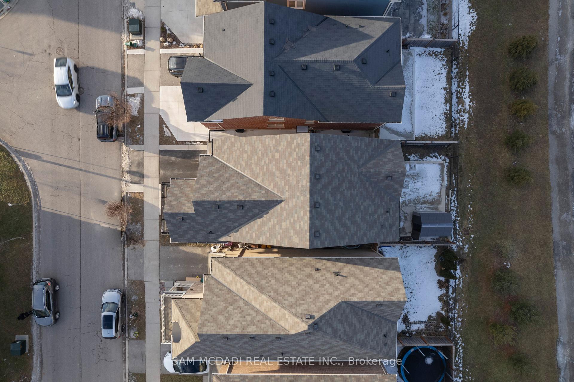 1395 Chretien Street