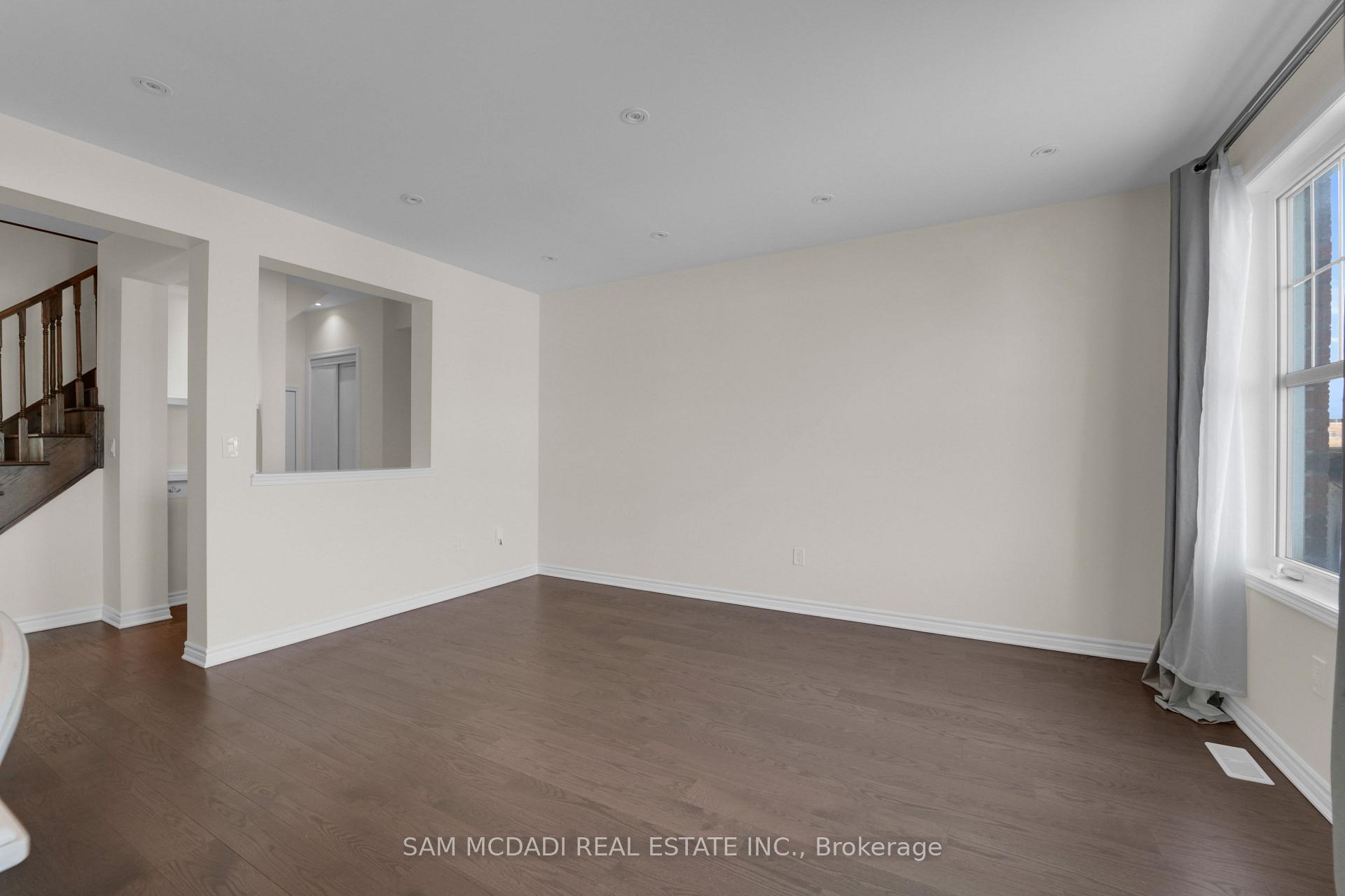 1395 Chretien Street