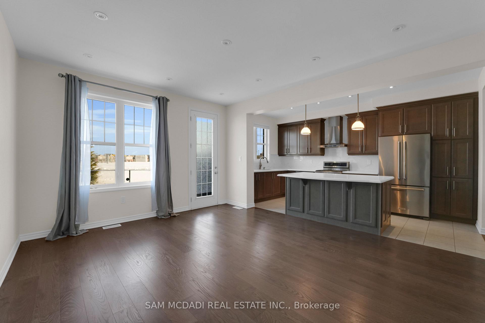 1395 Chretien Street