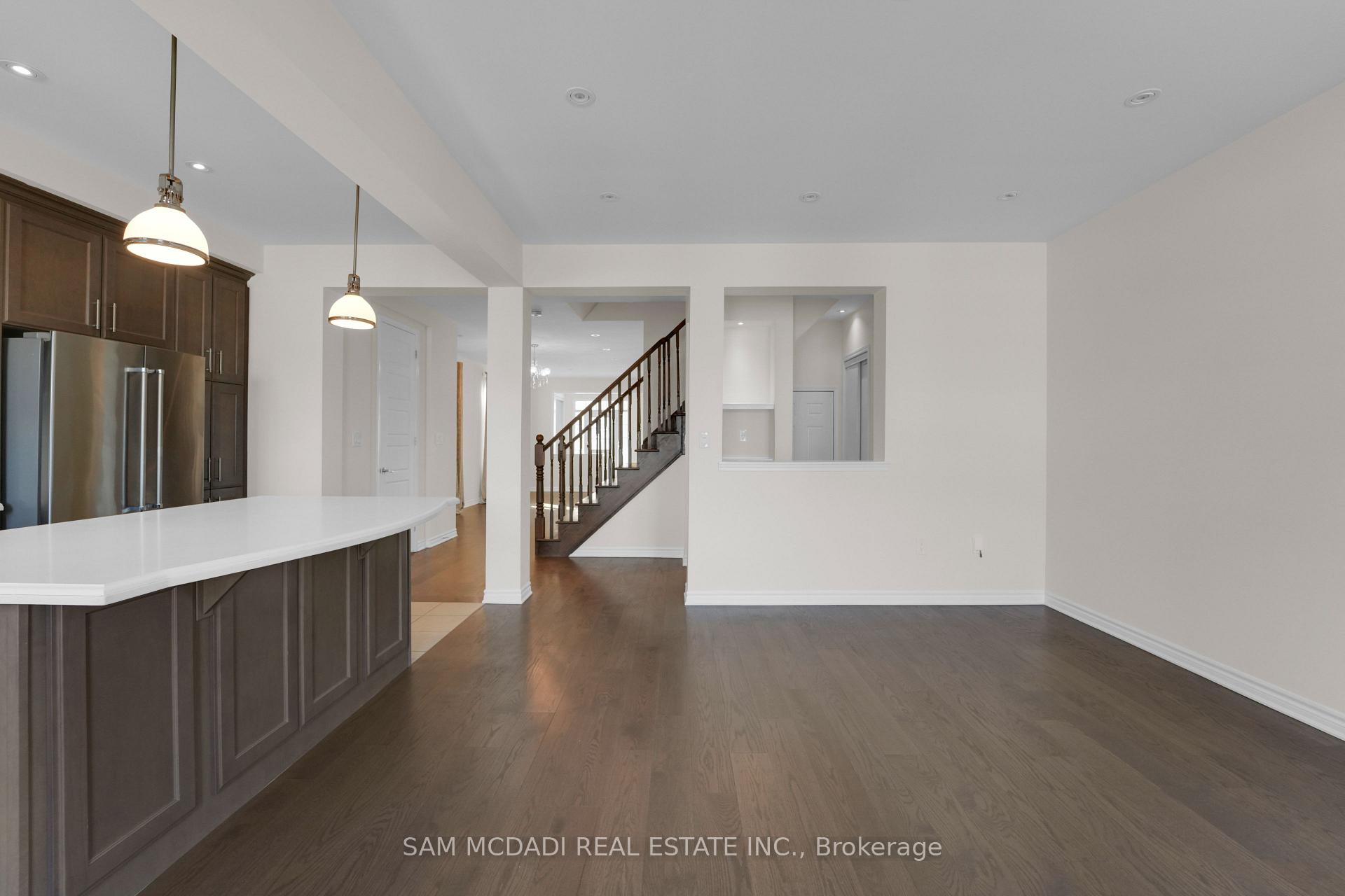 1395 Chretien Street