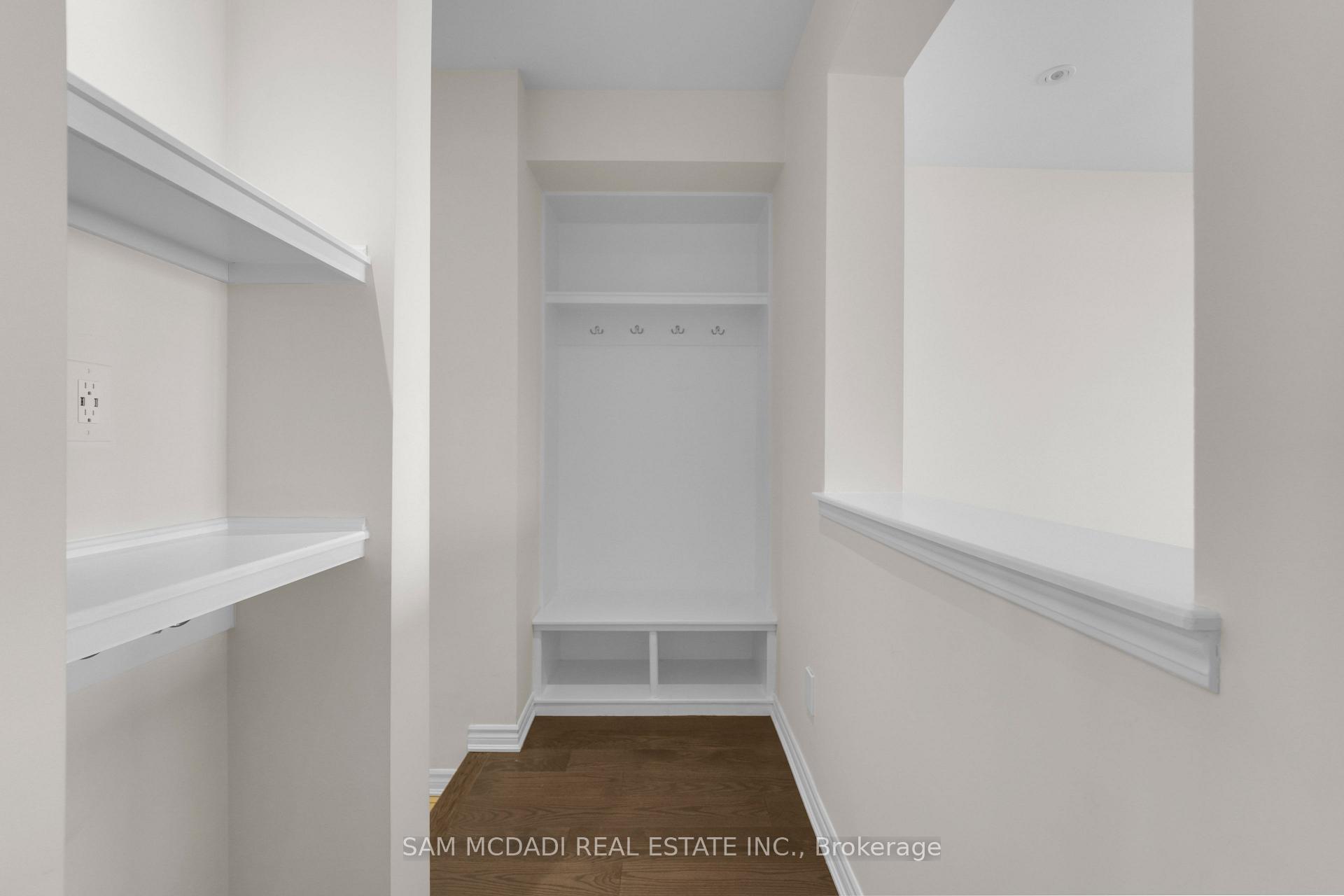 1395 Chretien Street