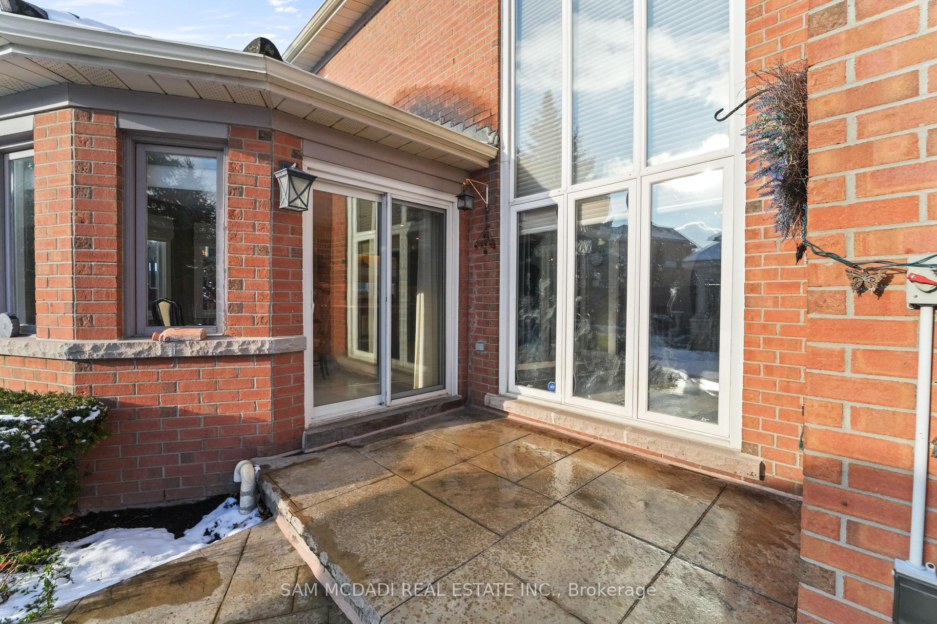 4873 Forest Hill Drive