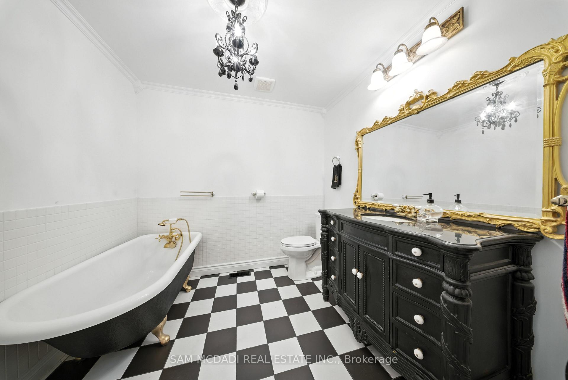 625 Sir Richard's Road