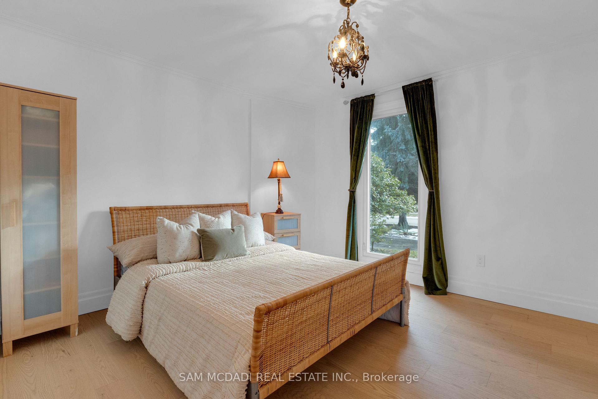 625 Sir Richard's Road