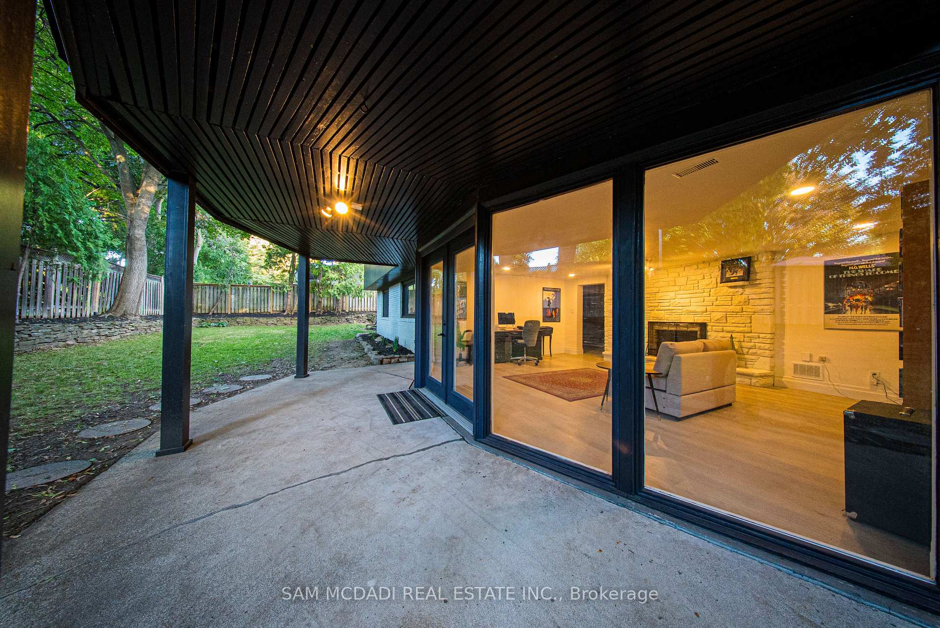 625 Sir Richard's Road