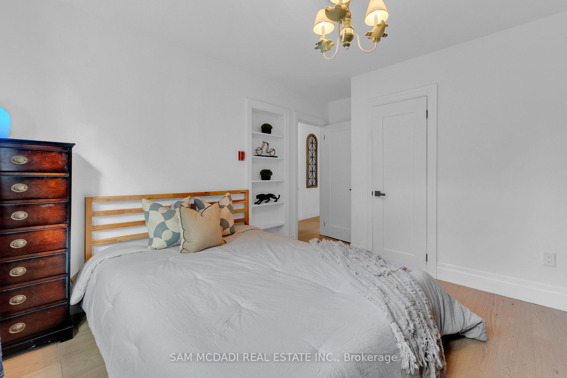 625 Sir Richard's Road