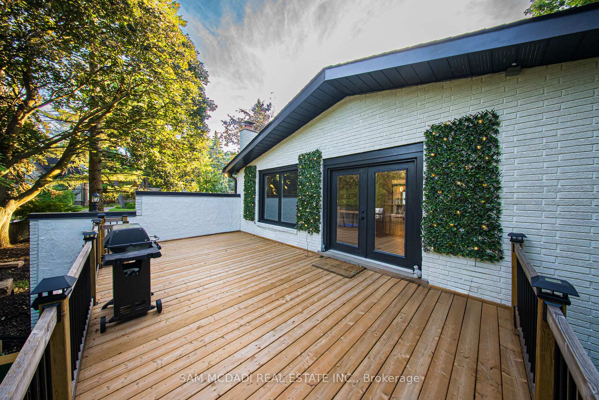 625 Sir Richard's Road