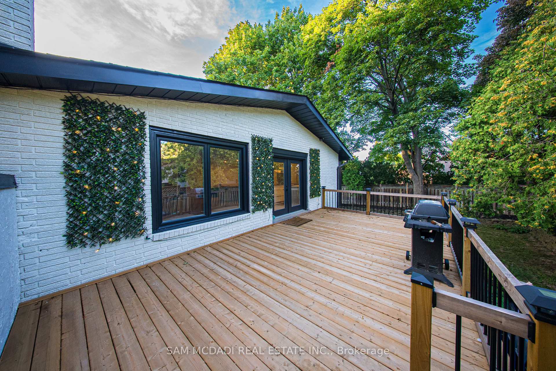 625 Sir Richard's Road