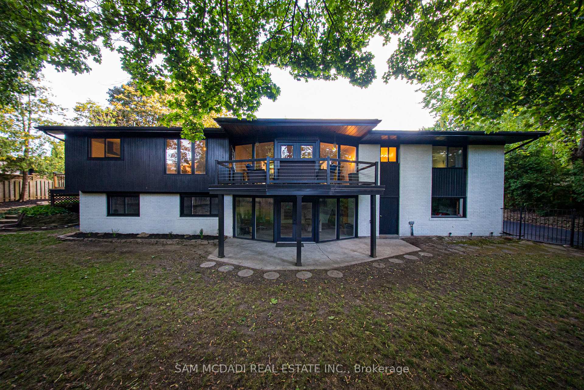 625 Sir Richard's Road