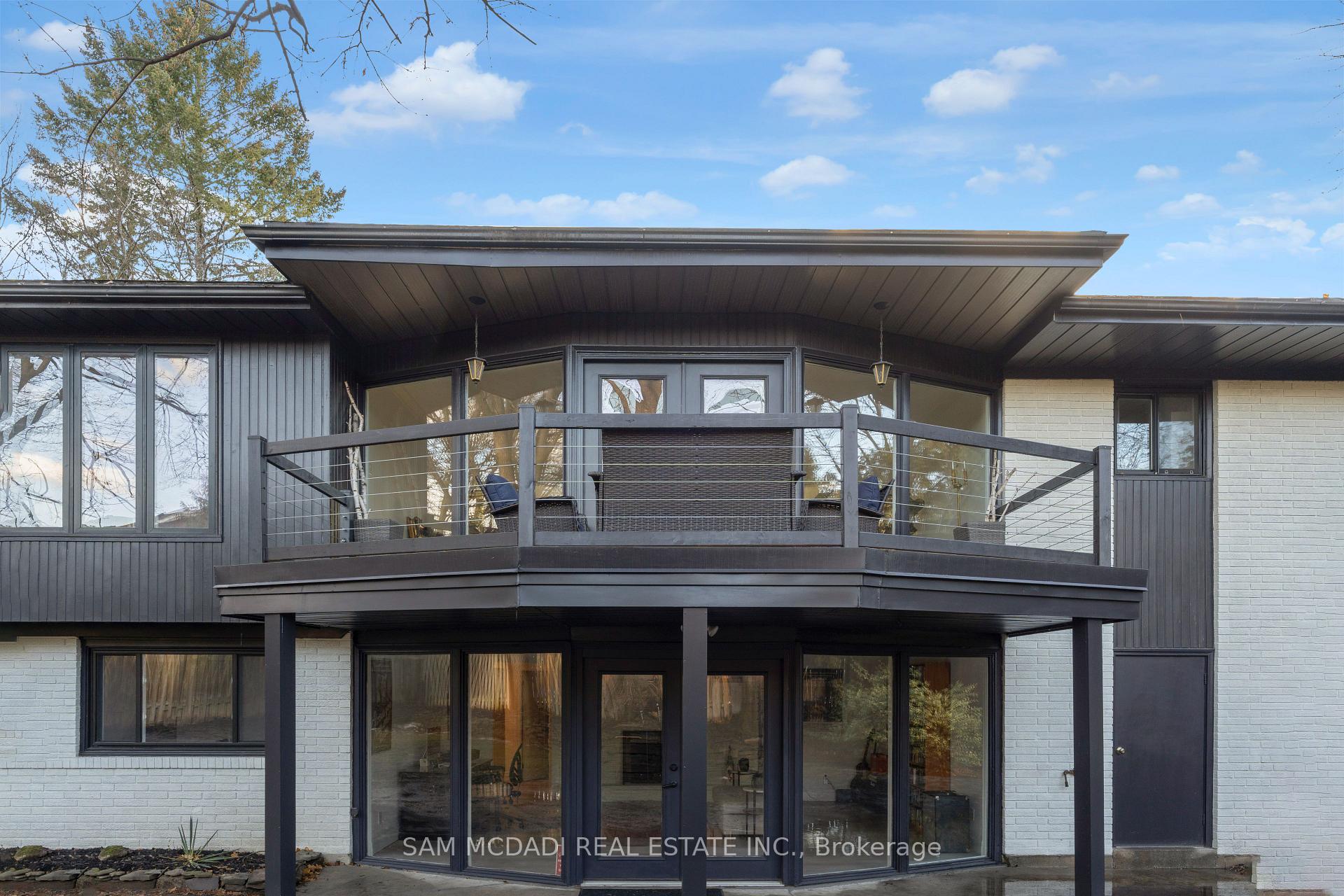 625 Sir Richard's Road