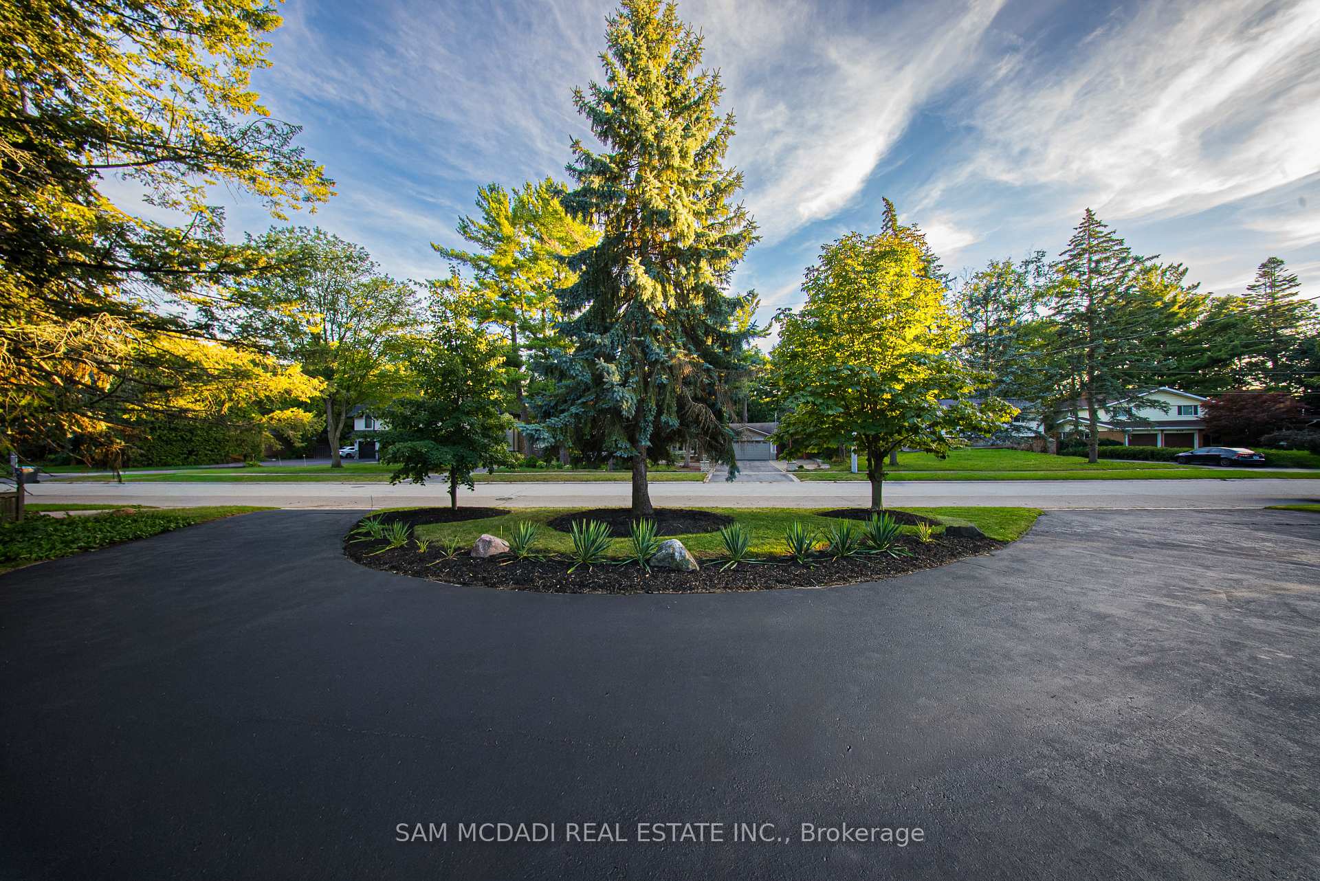 625 Sir Richard's Road