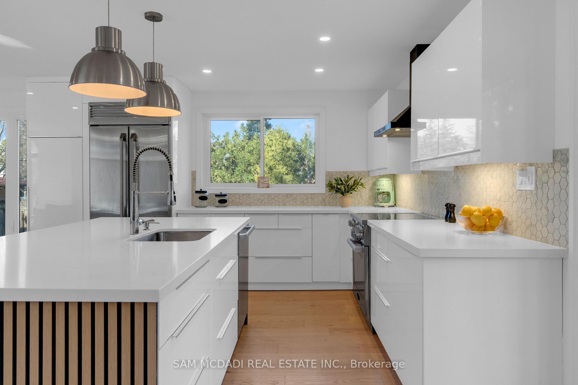 625 Sir Richard's Road