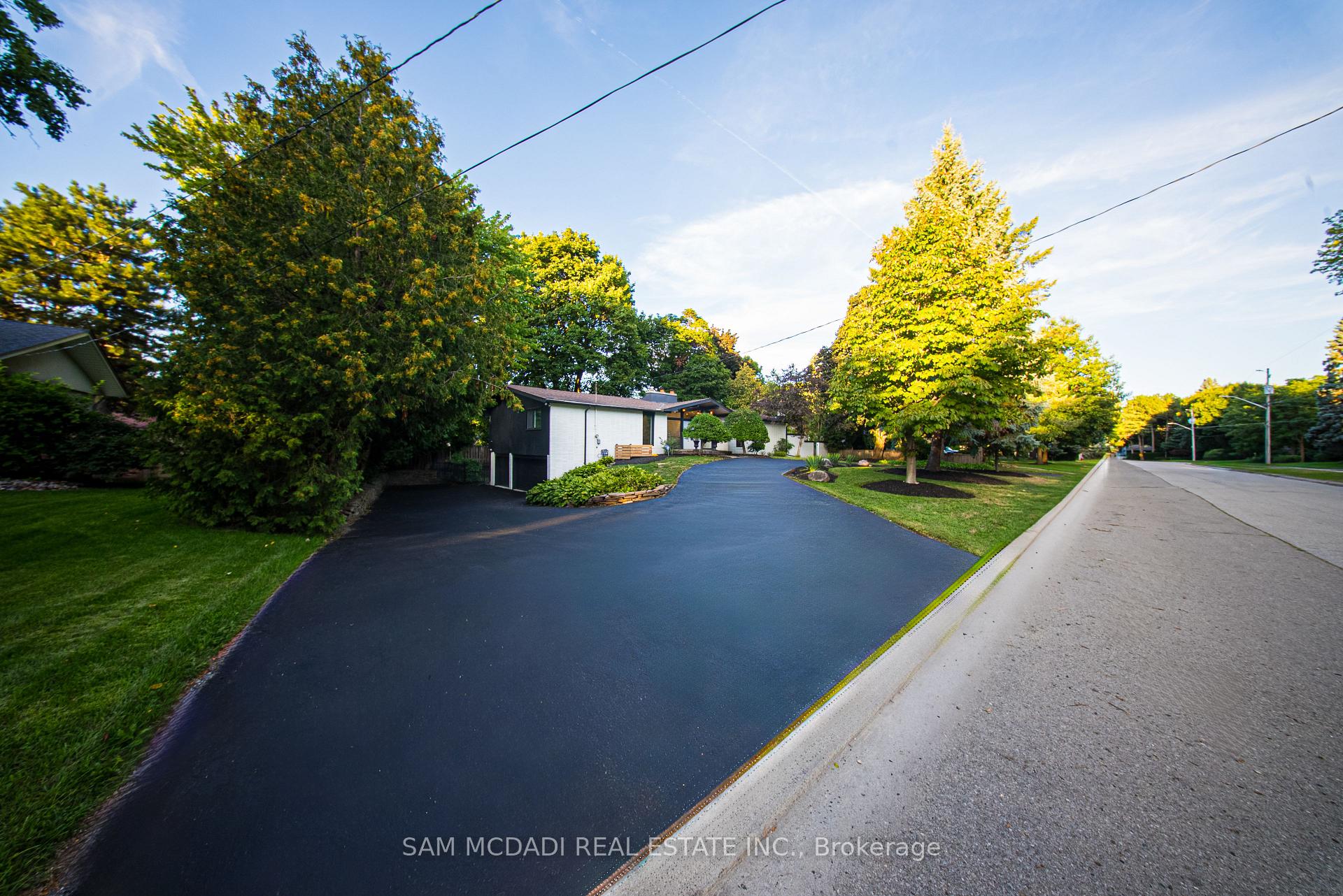 625 Sir Richard's Road