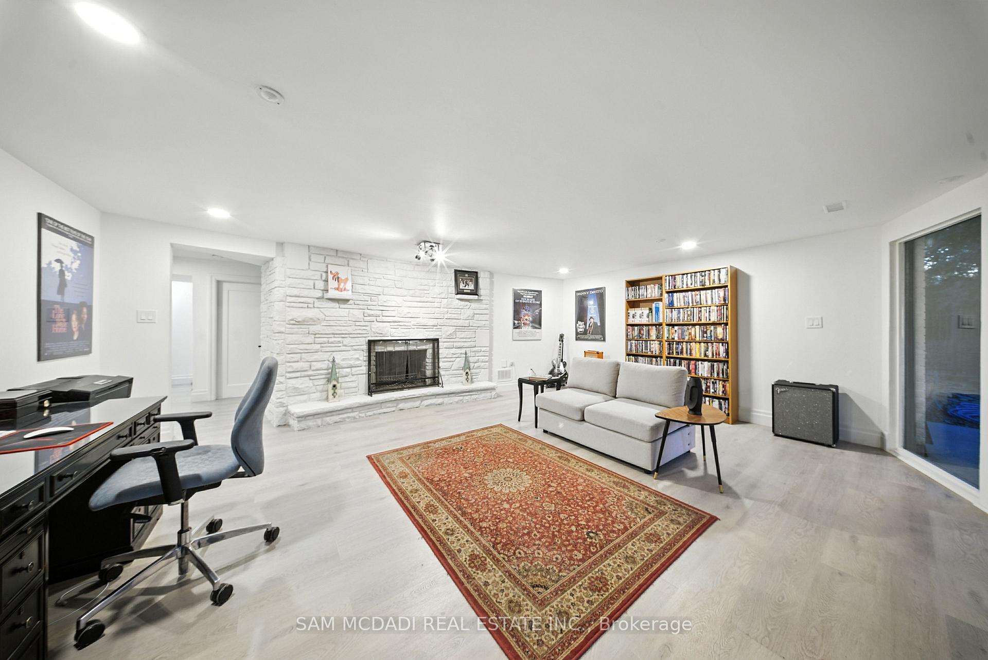 625 Sir Richard's Road